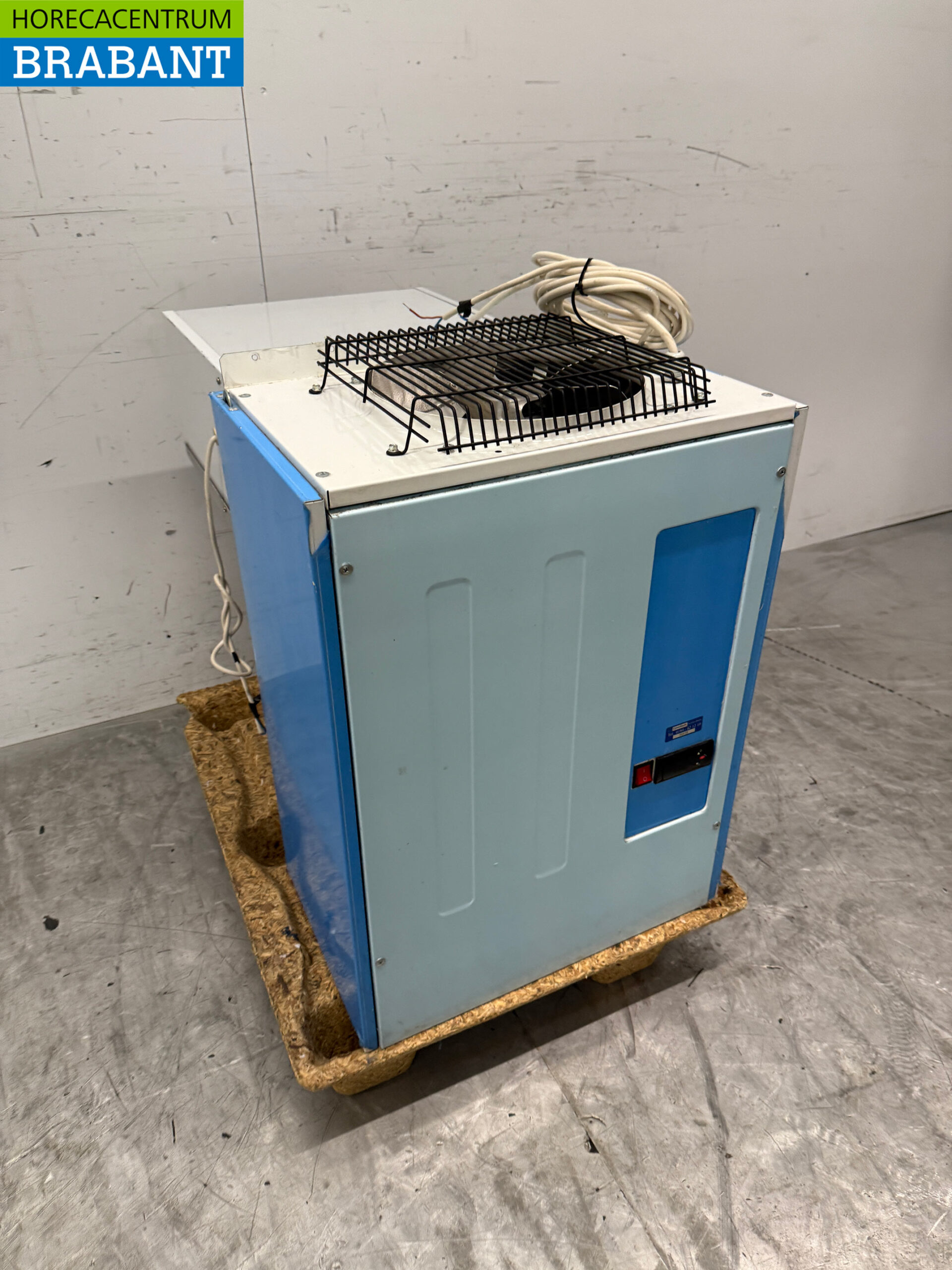 Polar Refrigeration Unit Refrigeration Unit Plug-in Monoblock Wall Unit 8.7 m3 230V Horeca - Image 3