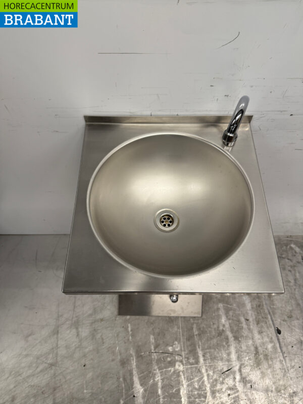Stainless steel Sink with Foot Control Catering - Image 4