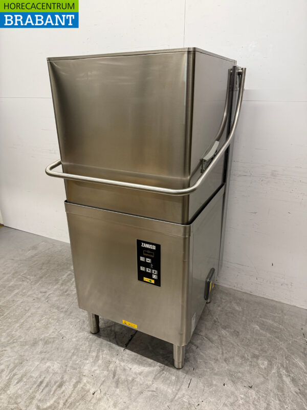 Stainless steel Zanussi Sliding dishwasher 400V Catering - Image 2