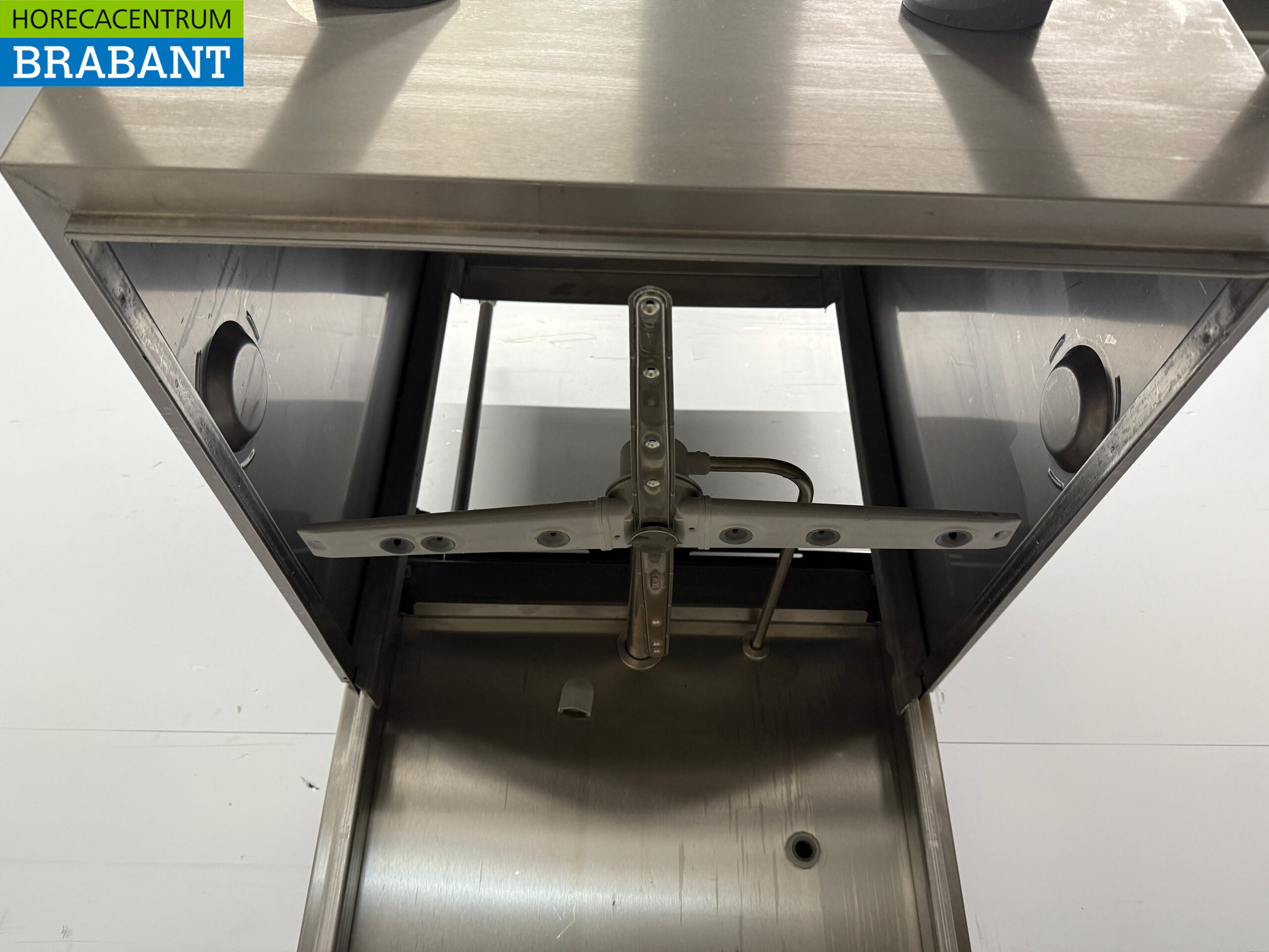 Stainless steel Winterhalter Pass-through dishwasher with drain pump and soap pump 400V Horeca - Image 5