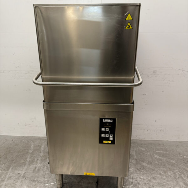 Stainless steel Zanussi Sliding dishwasher 400V Catering