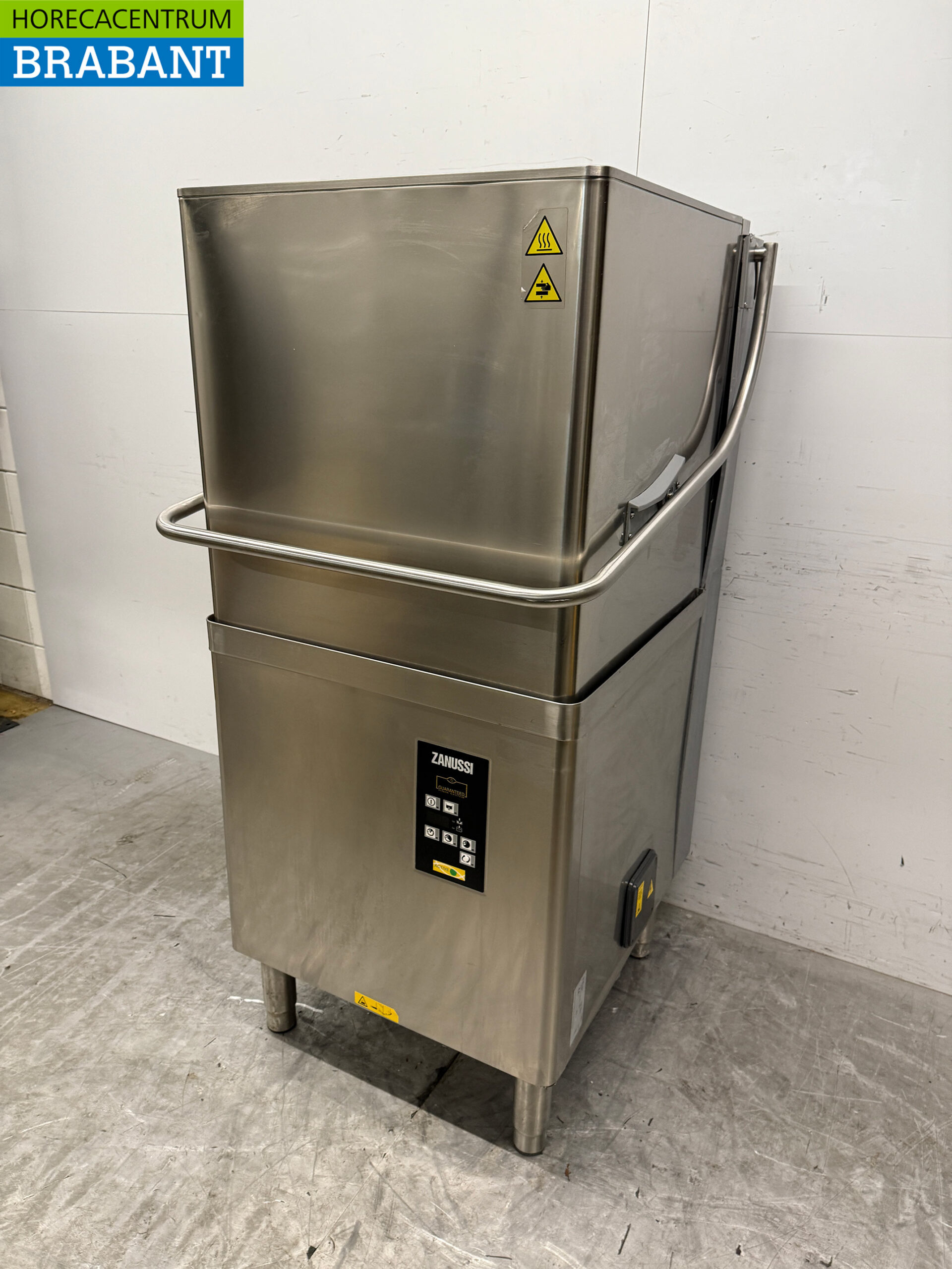 Stainless steel Zanussi Sliding dishwasher 400V Catering - Image 2