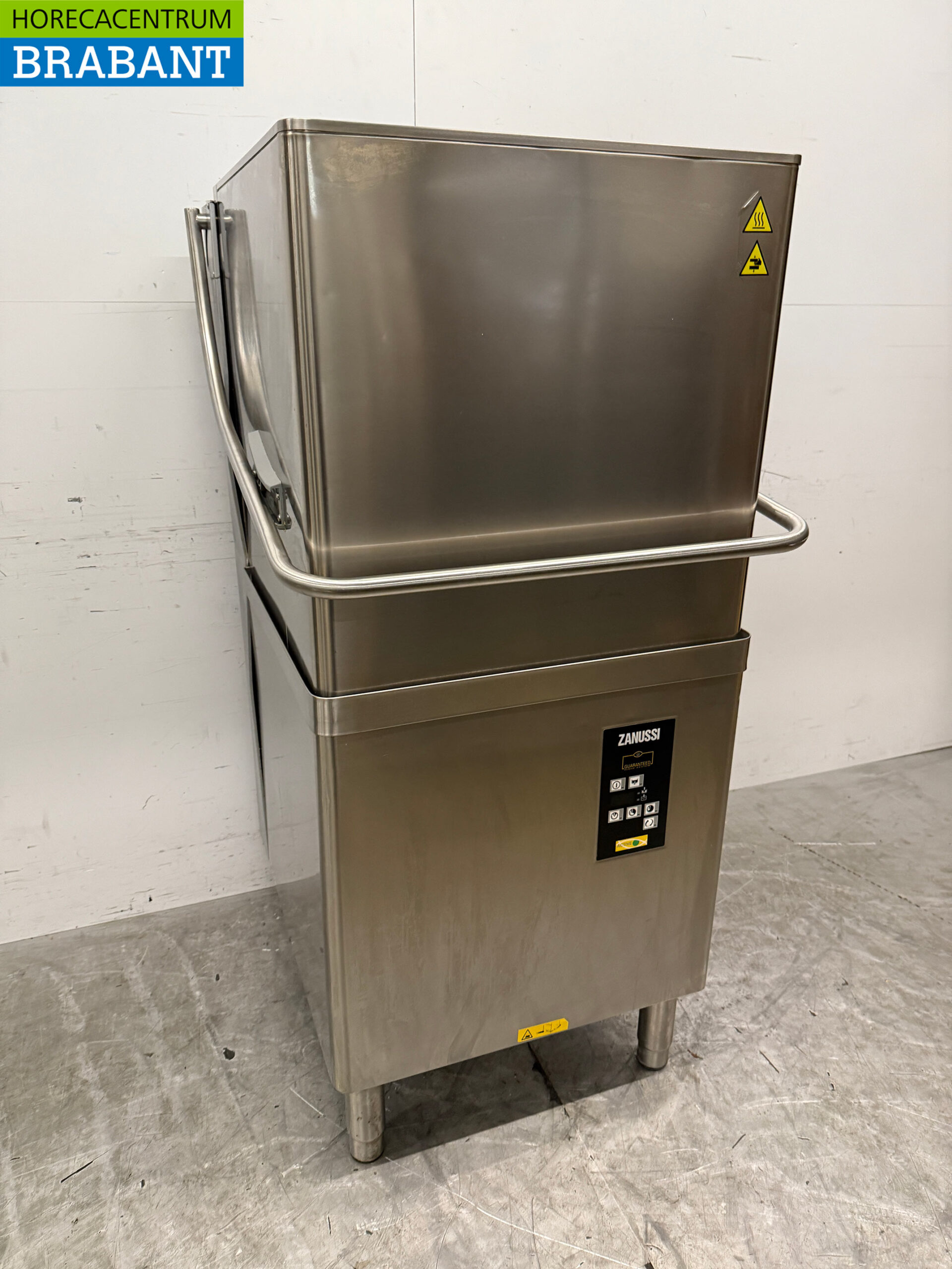 Stainless steel Zanussi Sliding dishwasher 400V Catering - Image 3