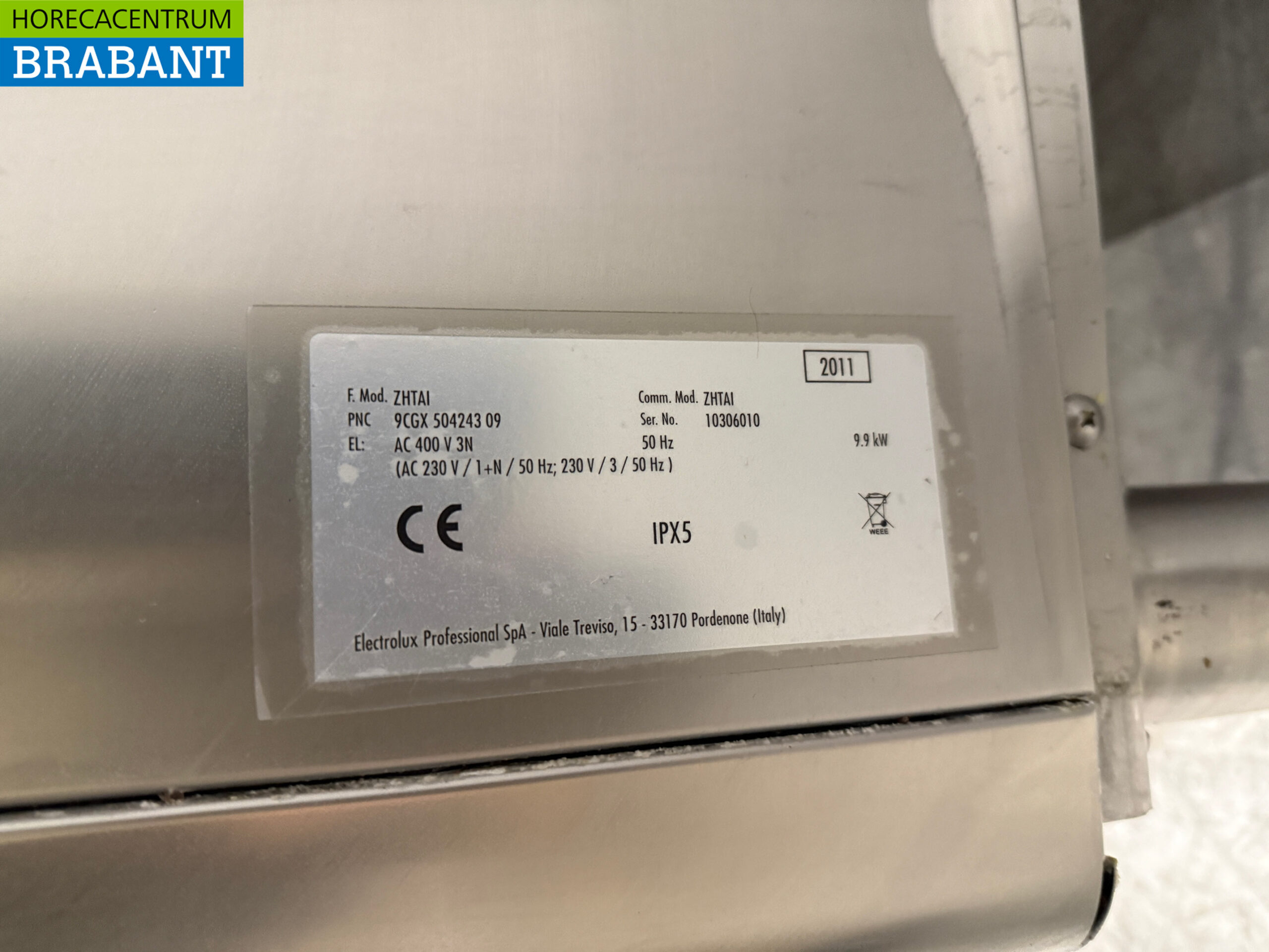 Stainless steel Zanussi Sliding dishwasher 400V Catering - Image 7