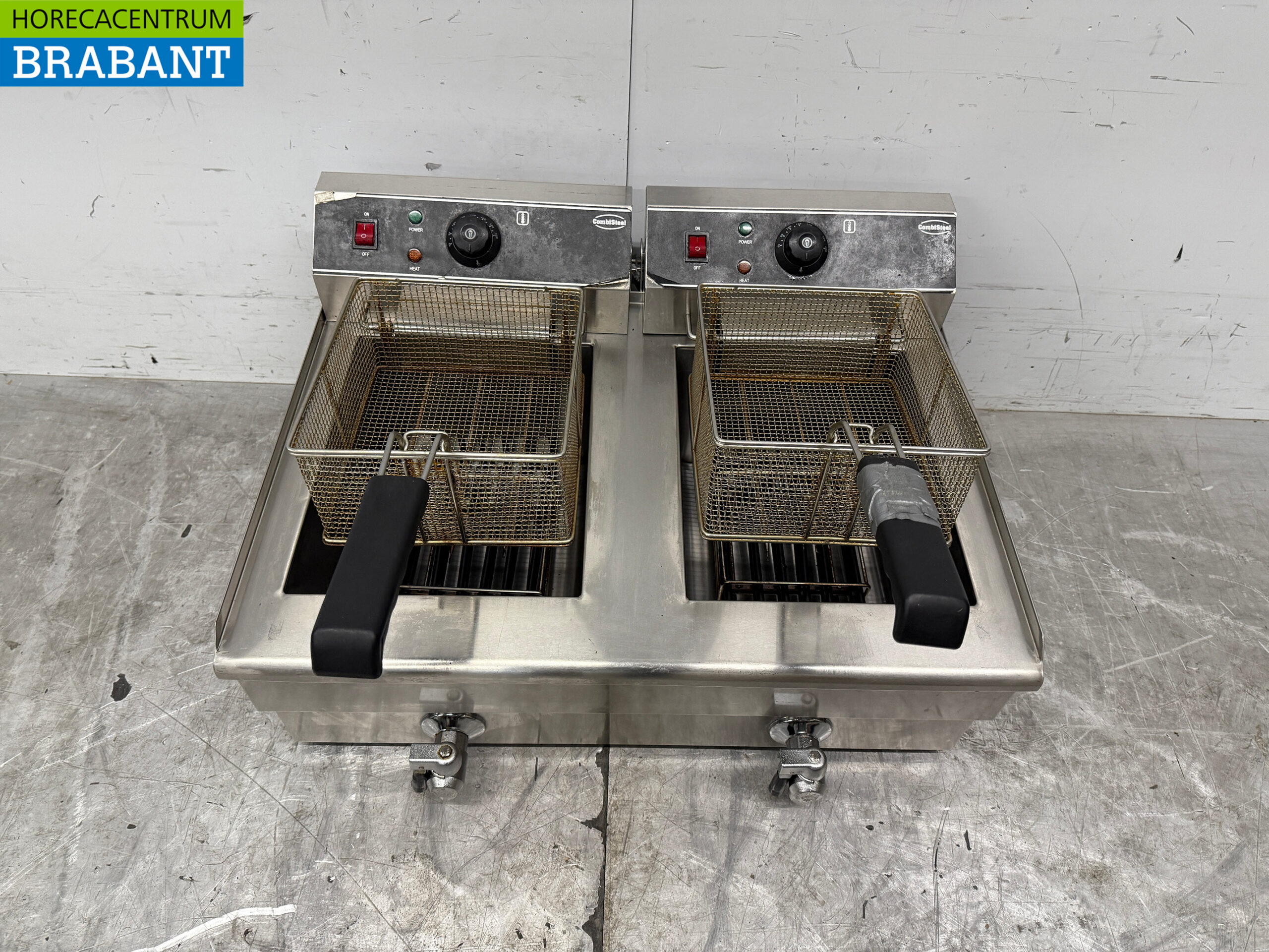 Stainless steel Combisteel Double Fryer 2 x 16 liters 2 x 400V Horeca - Image 4