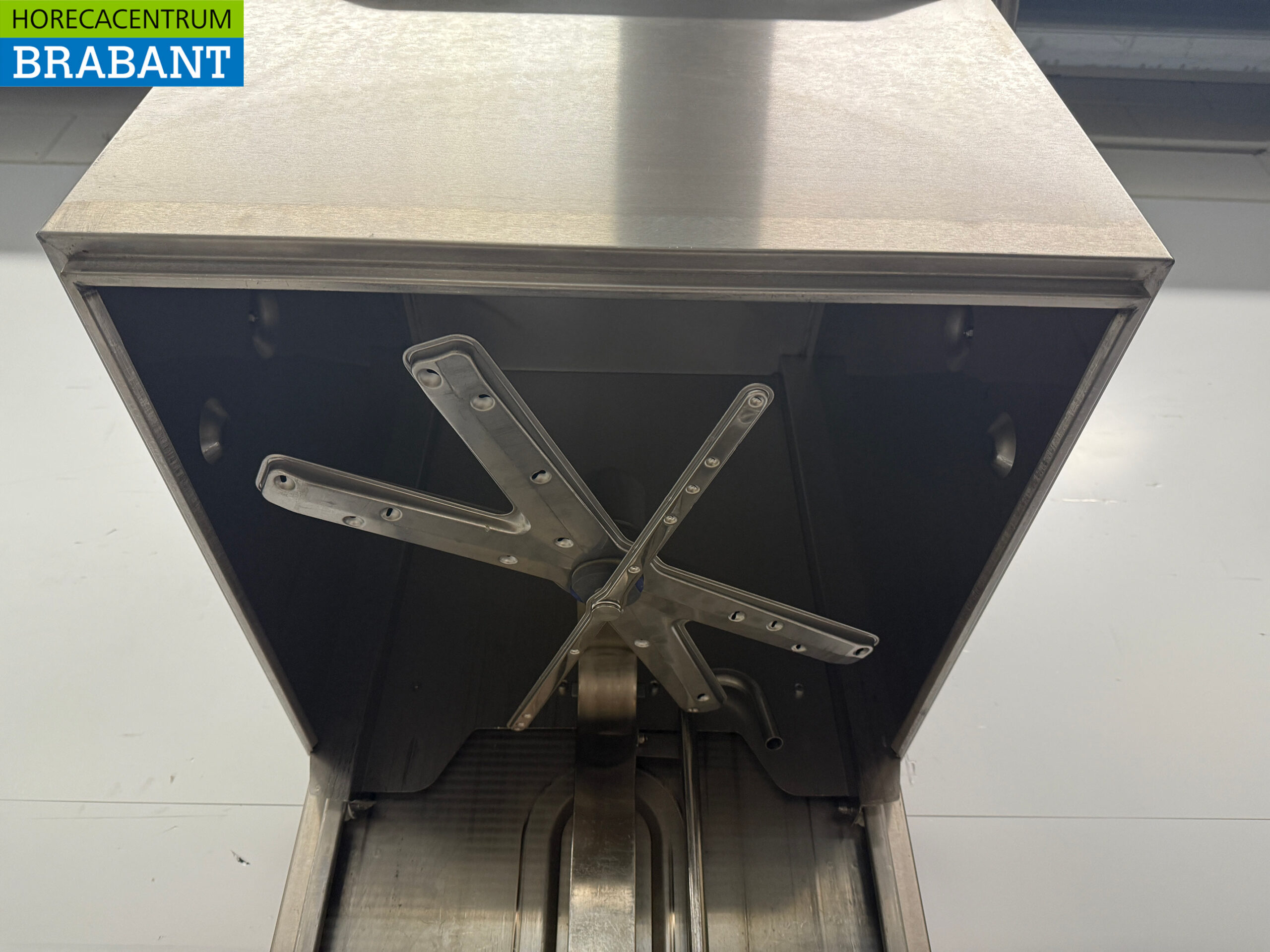 Stainless steel Hobart Premax Sliding dishwasher with drain pump 400V Catering - Image 6