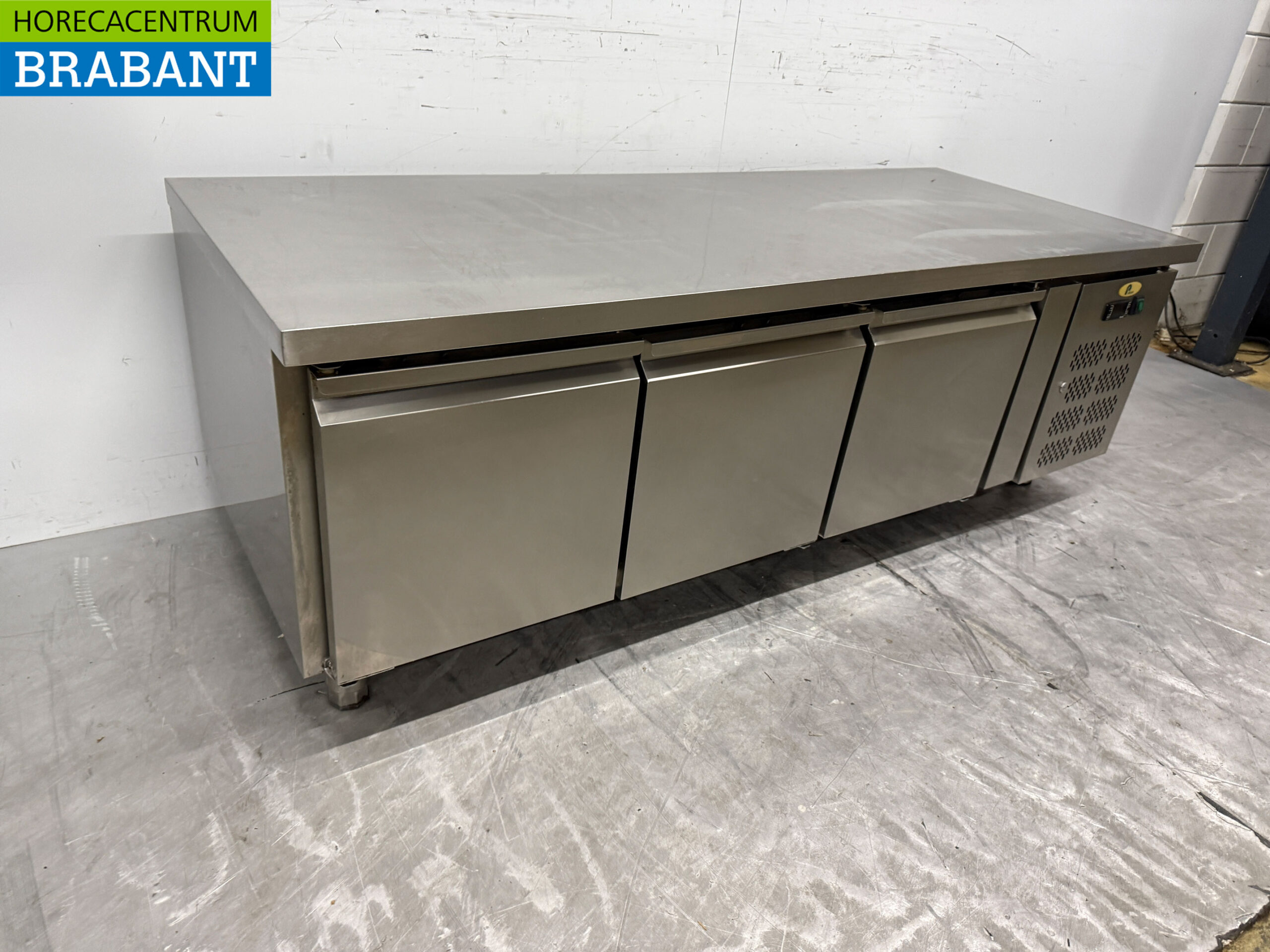 Stainless steel Ecofrost Refrigerated Workbench 3 doors and 179.5 cm 230V Horeca - Image 3