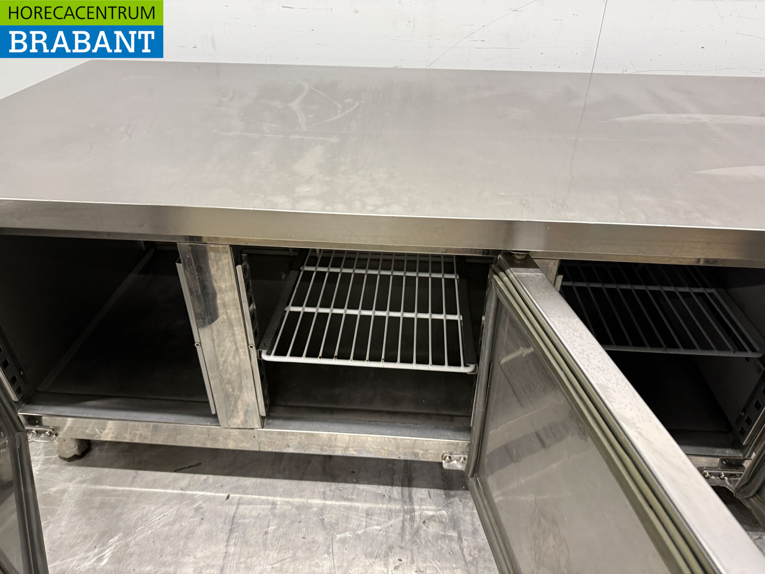 Stainless steel Ecofrost Refrigerated Workbench 3 doors and 179.5 cm 230V Horeca - Image 4