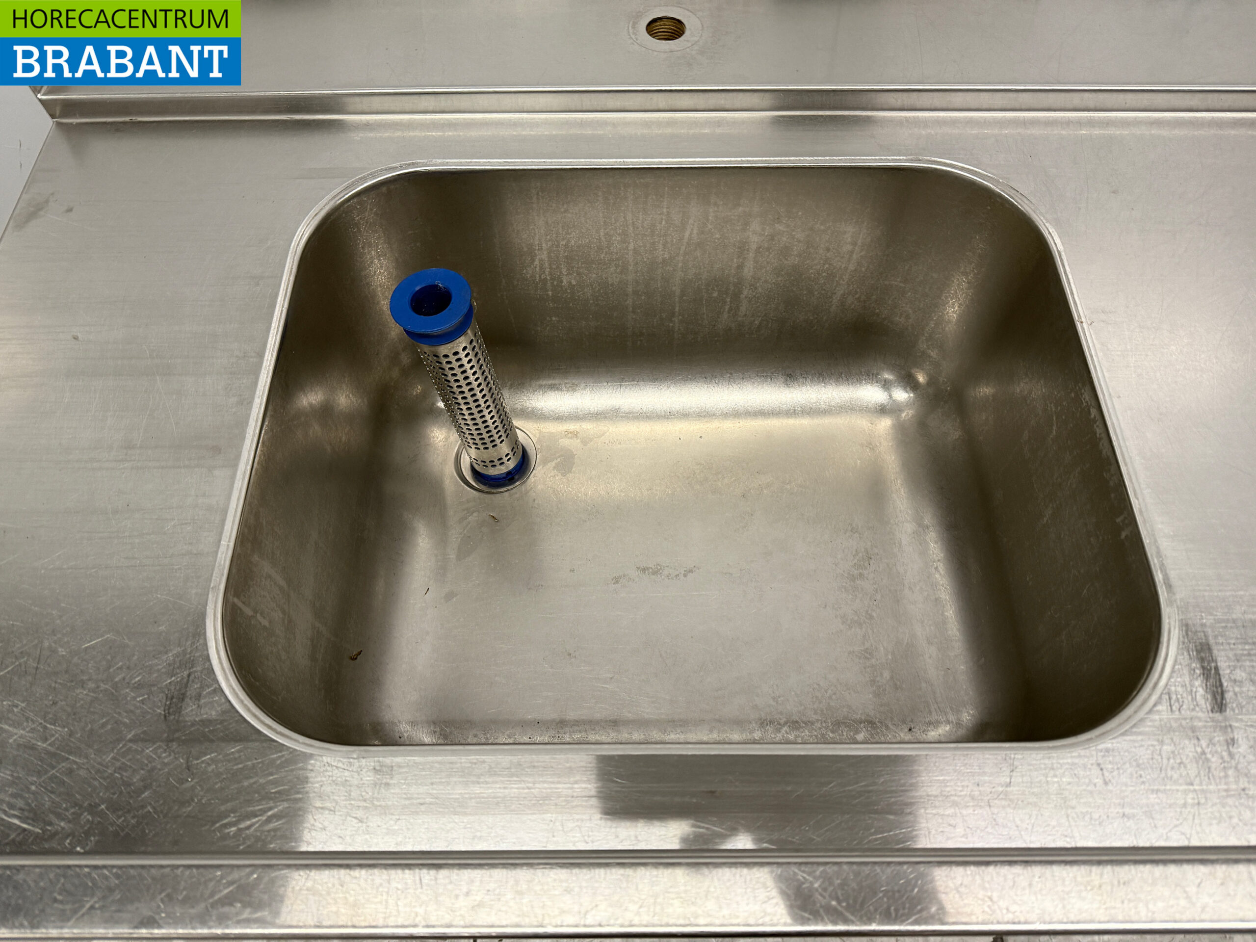 Stainless steel feeding table tbv Doorsluifvaatwasser 209,5 x 71,5 x 89,5 cm Horeca - Image 5