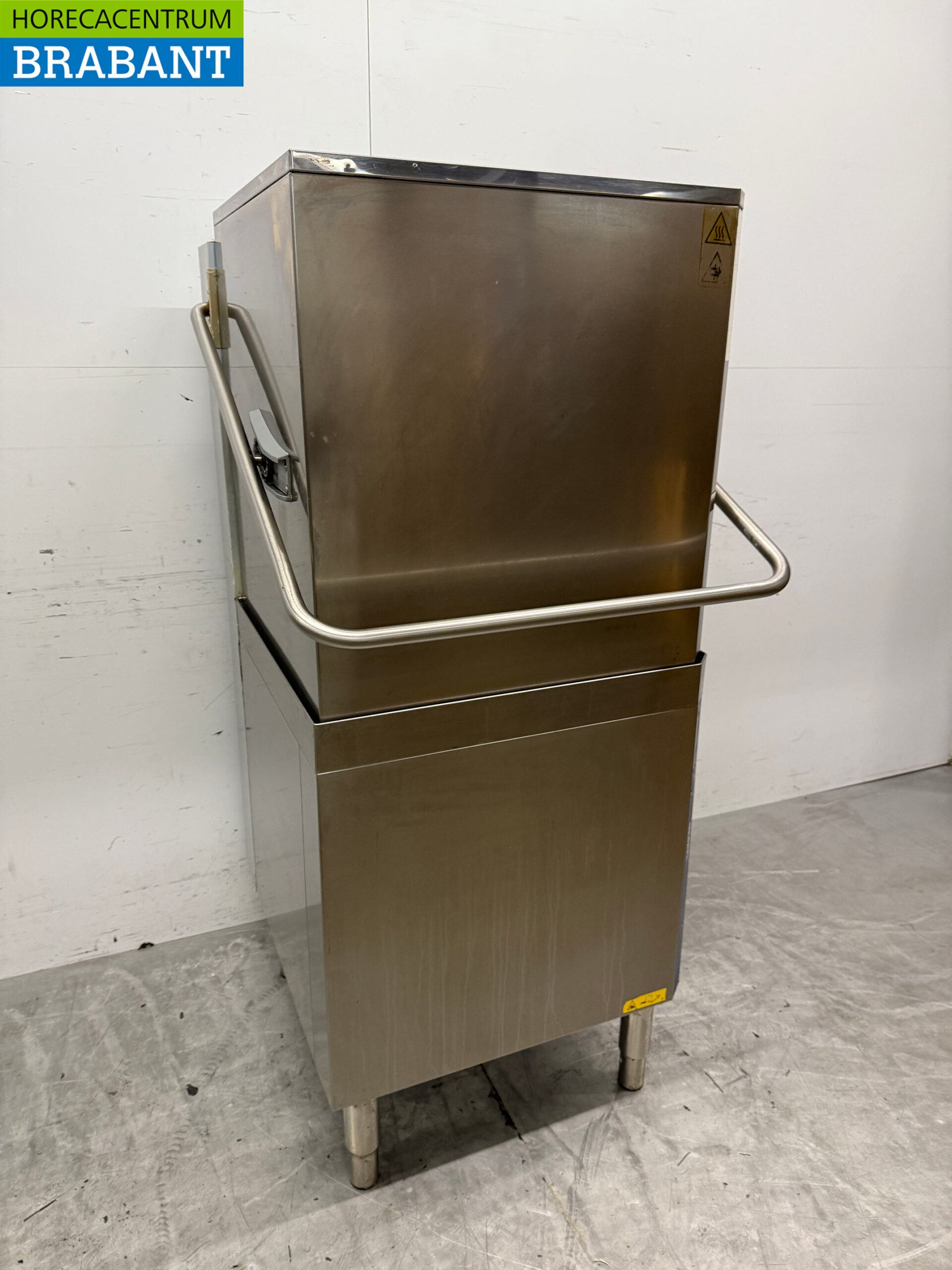 Stainless steel Zanussi Sliding dishwasher with drain pump 400V Catering - Image 3