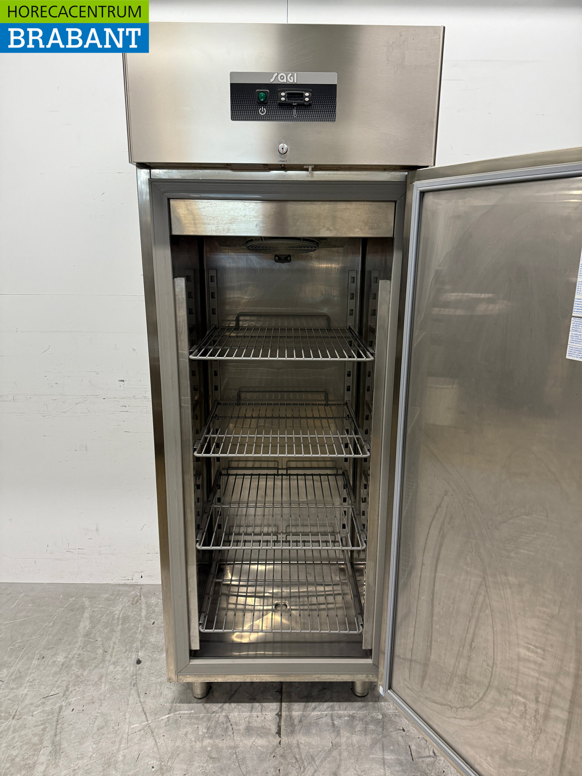 Stainless steel Sagi Freezer 600 liters 230V Catering - Image 4