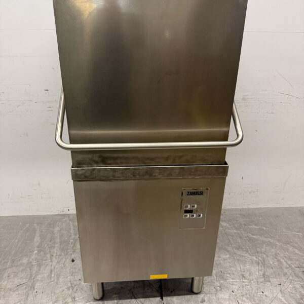 Stainless steel Zanussi Sliding dishwasher with drain pump 400V Catering