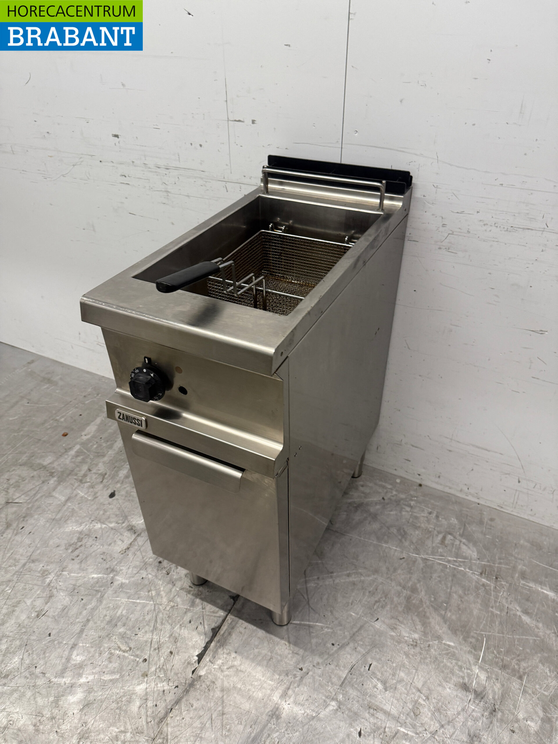 Stainless steel Zanussi Fryer 12 liter GAS Catering - Image 2