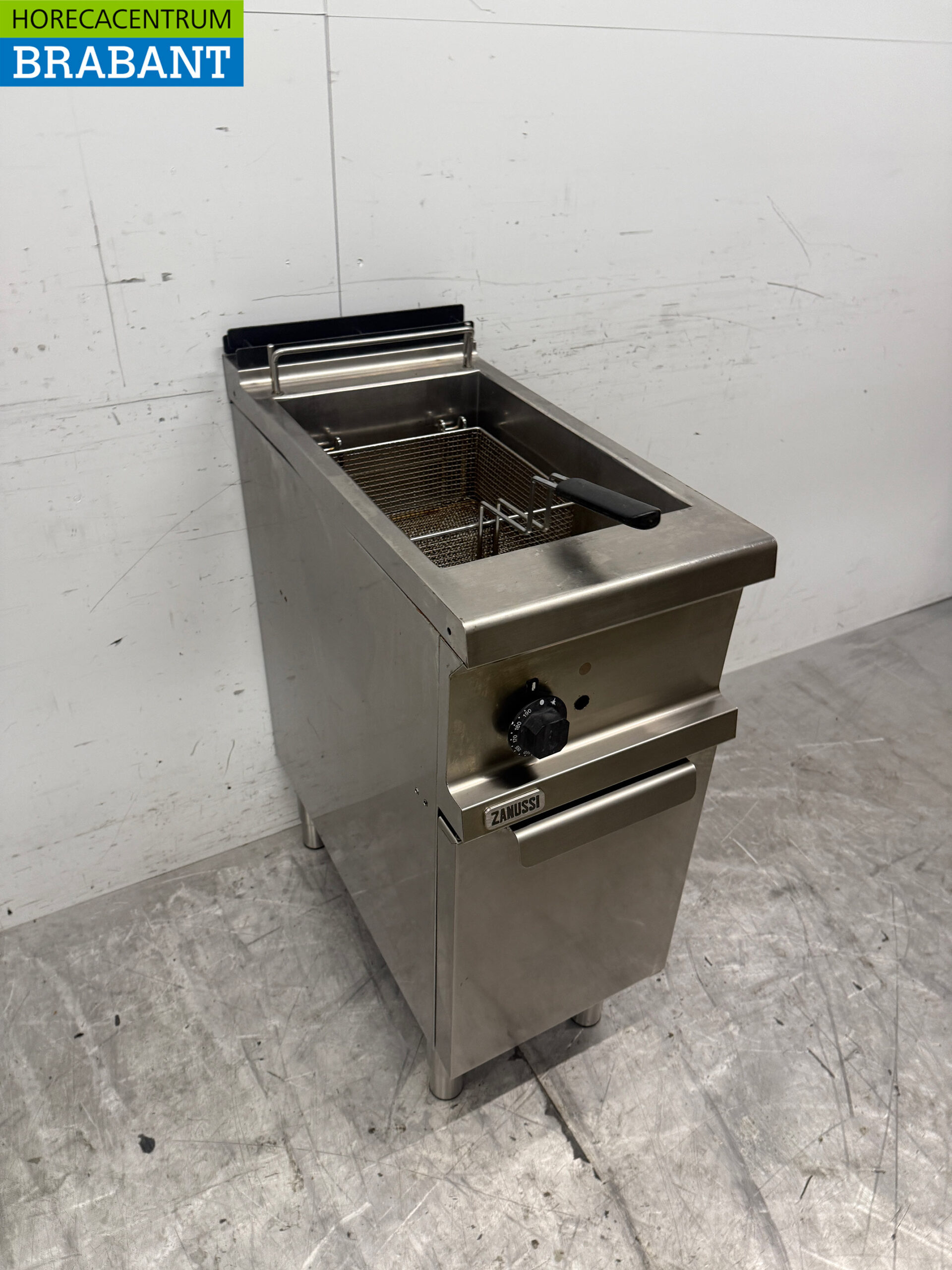 Stainless steel Zanussi Fryer 12 liter GAS Catering - Image 3