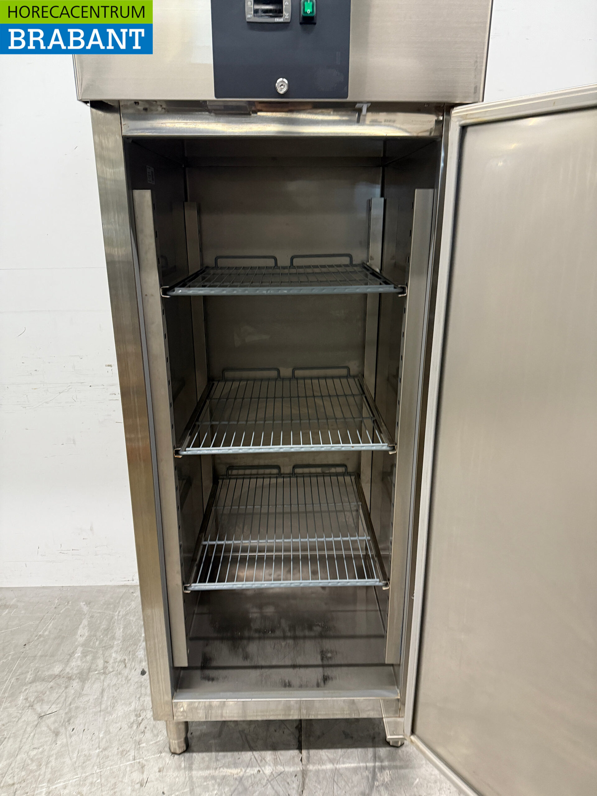 Stainless steel Ecofrost Refrigeration 465 liters 230V Catering - Image 4