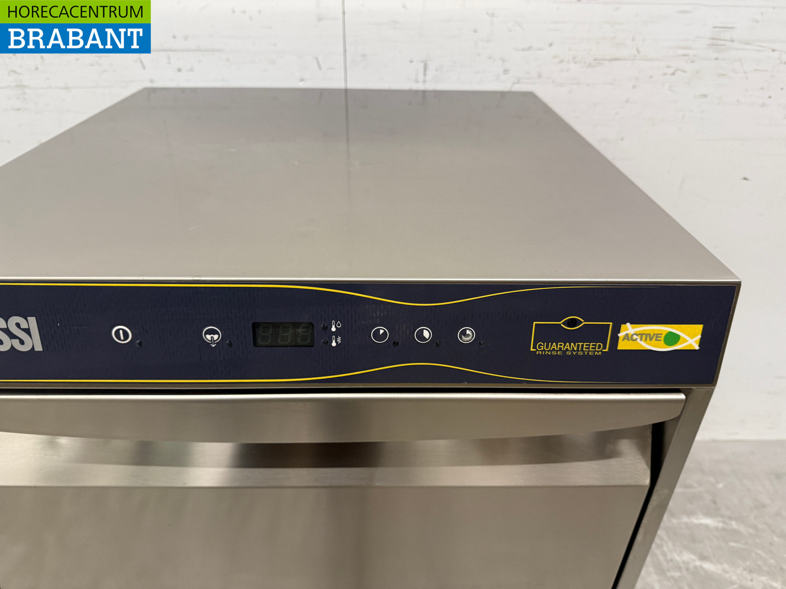 Stainless steel Zanussi Dishwasher with drain pump 230V Horeca - Image 4