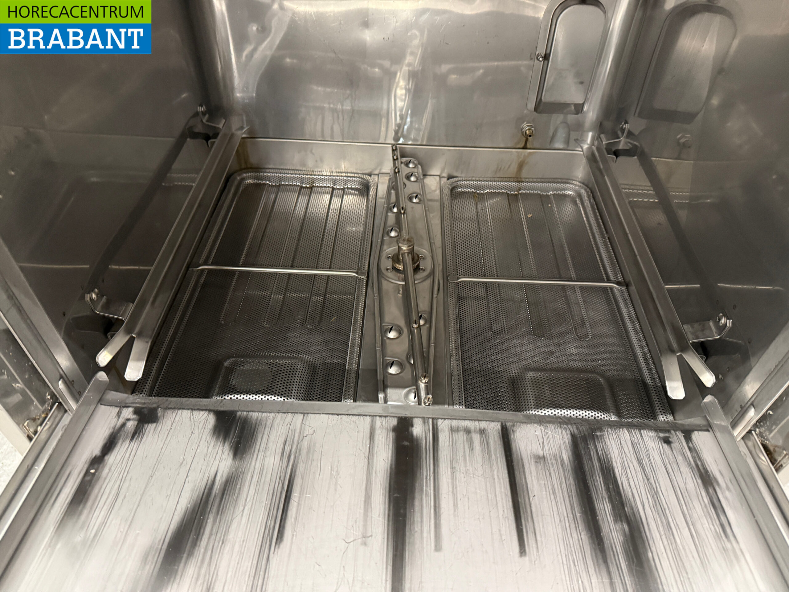 Stainless steel Zanussi Dishwasher with drain pump 230V Horeca - Image 5