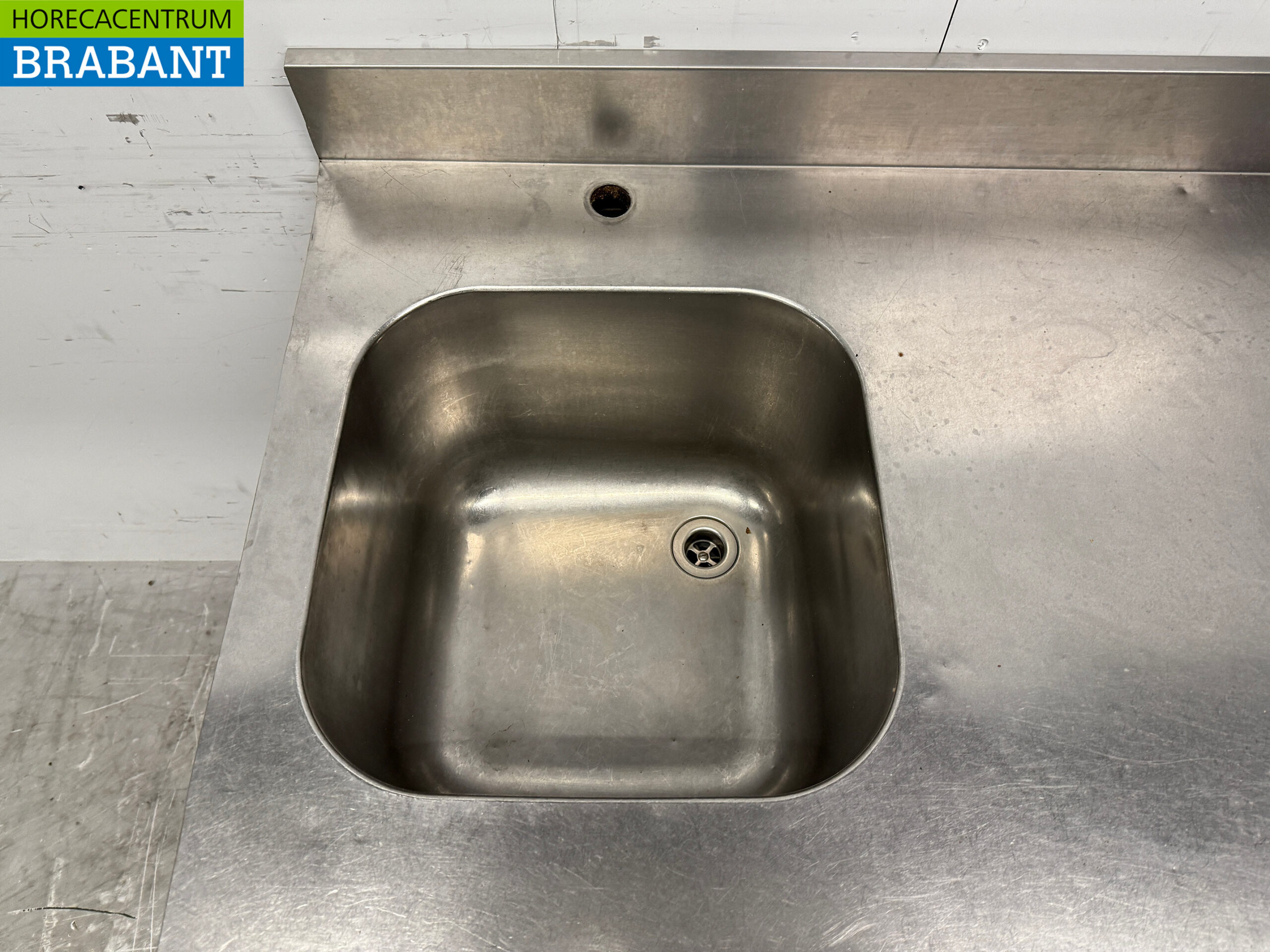 Stainless steel Rinse Table with Undershelf 100.2 x 68.5 x 91 cm Catering - Image 4