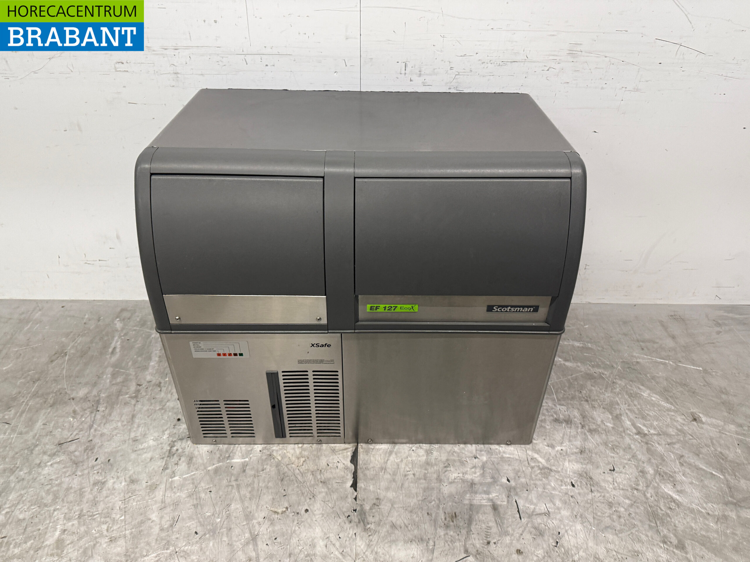 Stainless steel Scotsman Peeling ice machine 127 kg per day 40 kg bunker 230V Horeca