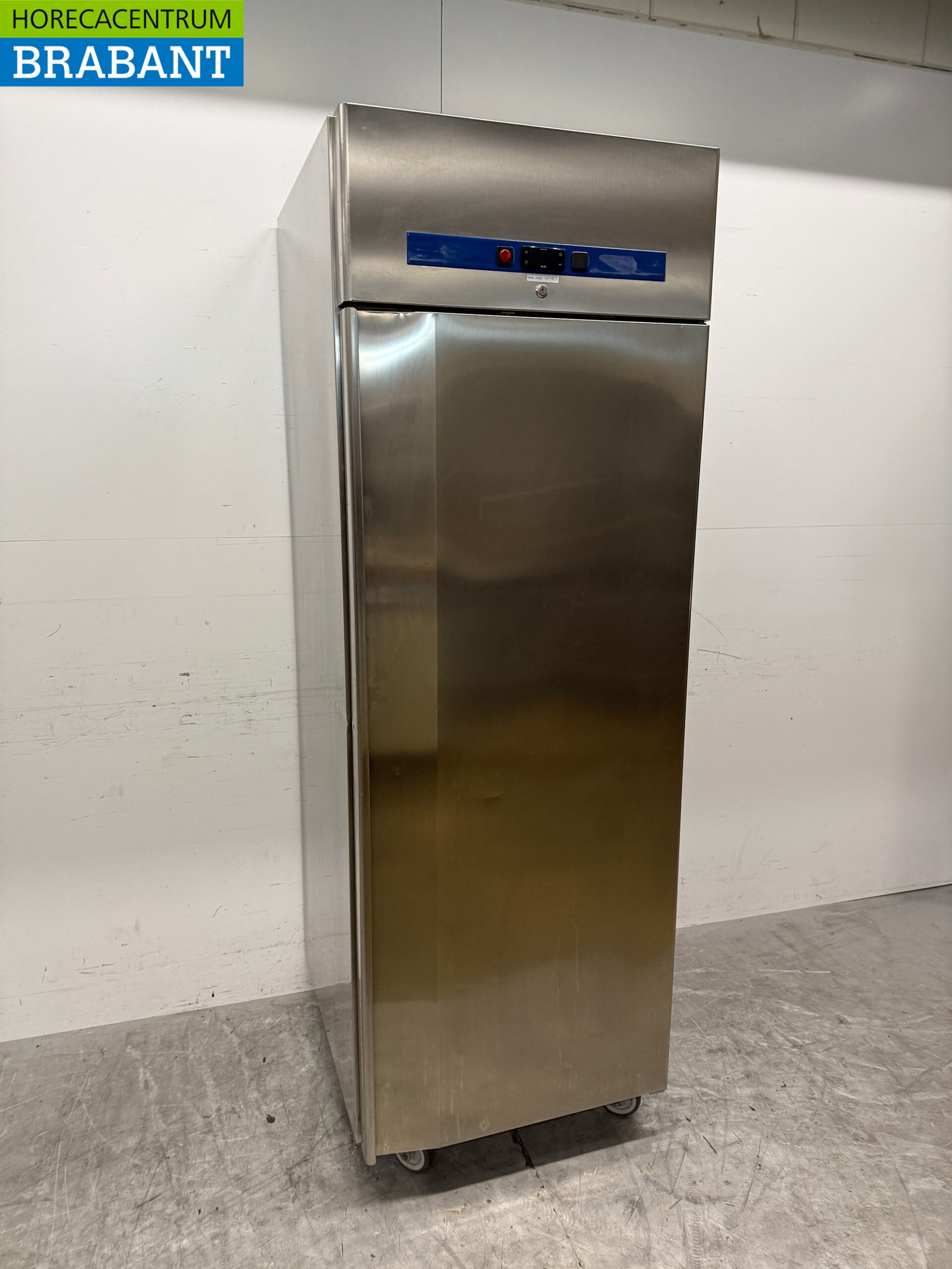 Stainless steel Metos Mobile Refrigerator 600 liters 230V Catering - Image 3