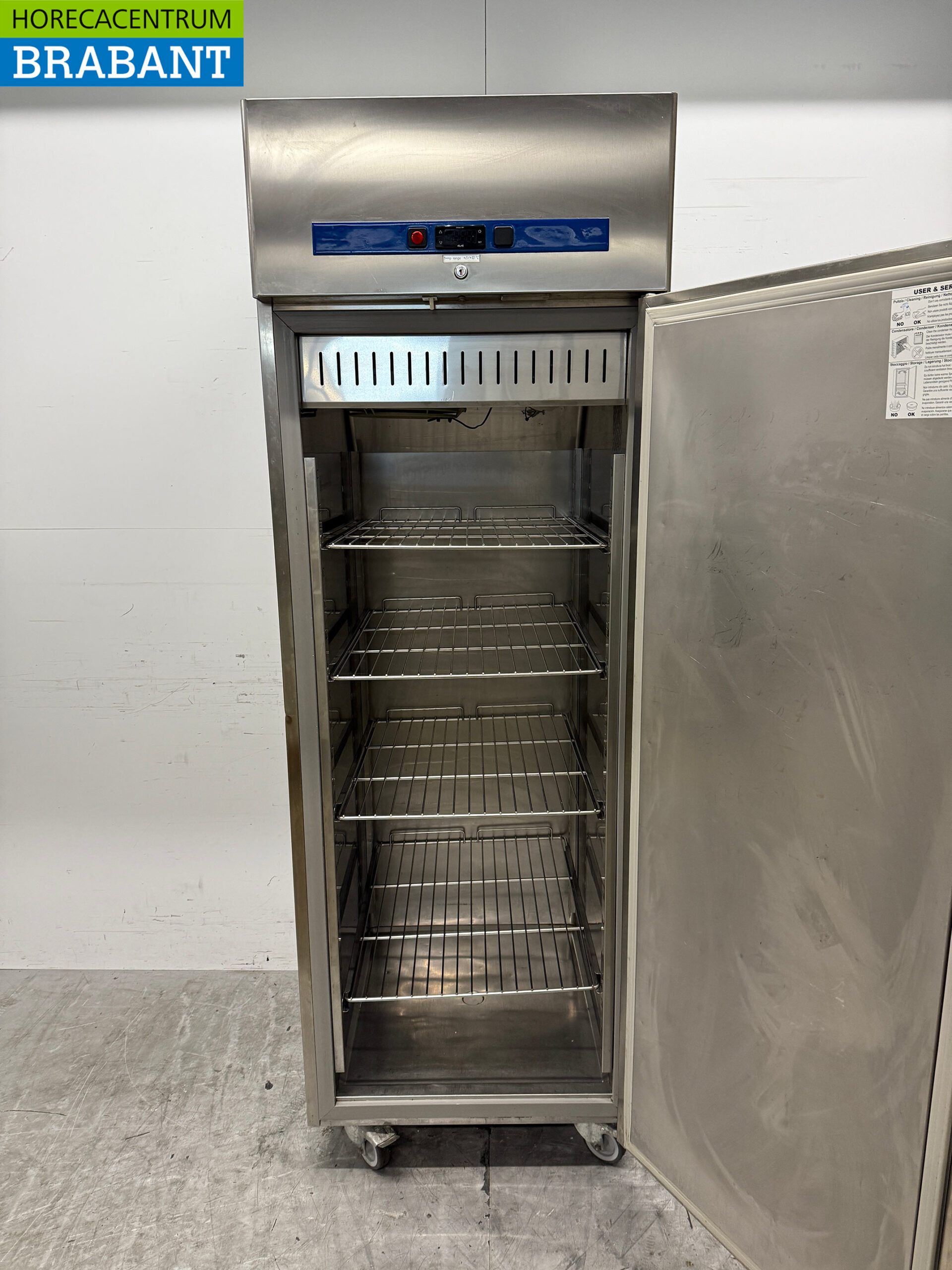 Stainless steel Metos Mobile Refrigerator 600 liters 230V Catering - Image 4