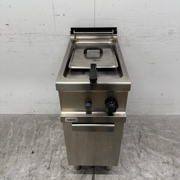 Stainless steel Zanussi Fryer 14 liter GAS Catering