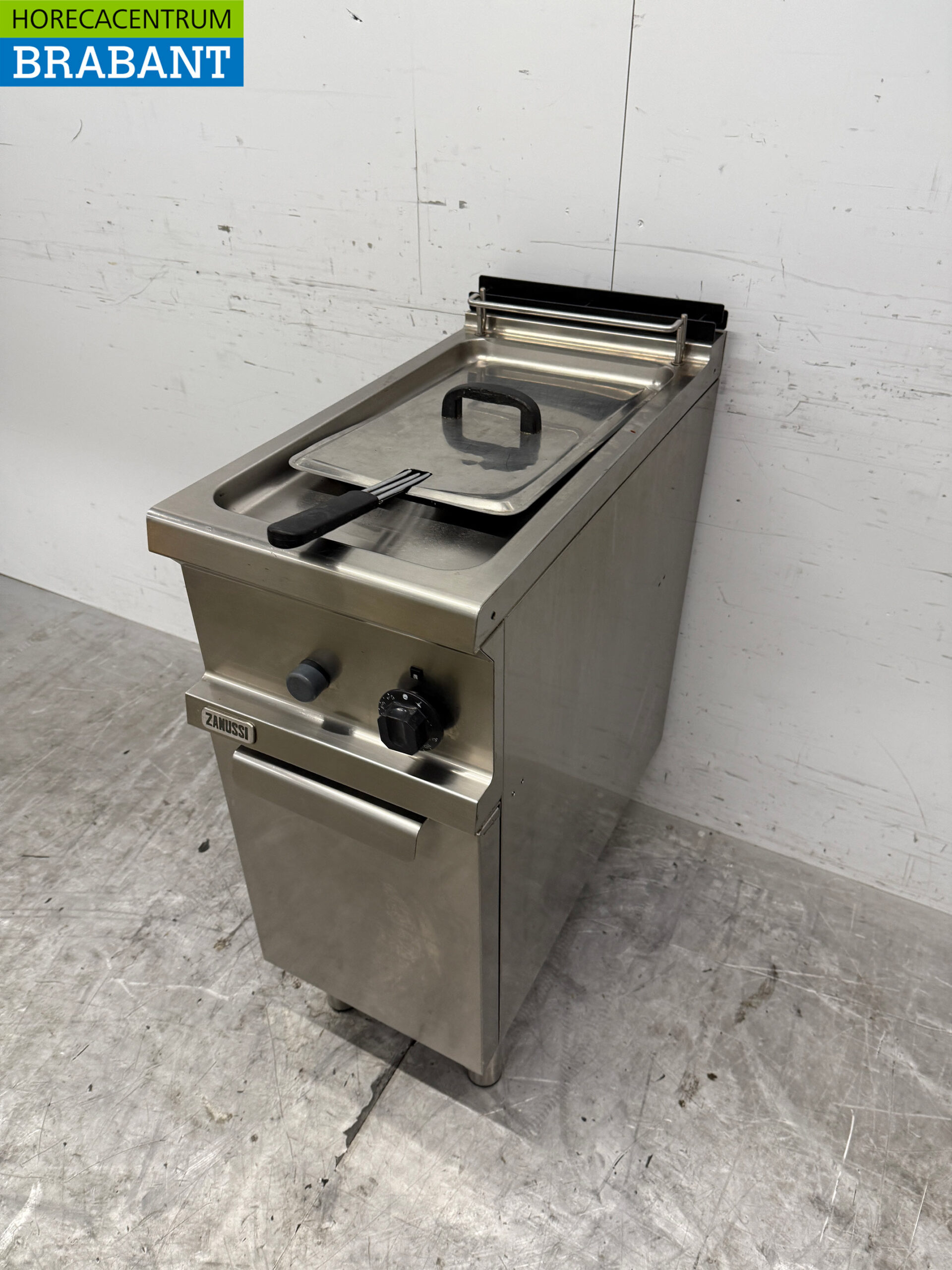 Stainless steel Zanussi Fryer 14 liter GAS Catering - Image 2