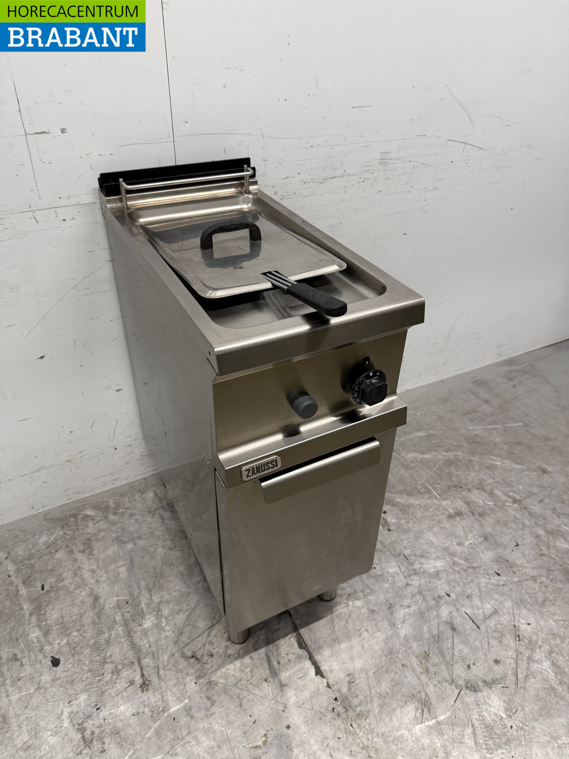 Stainless steel Zanussi Fryer 14 liter GAS Catering - Image 3