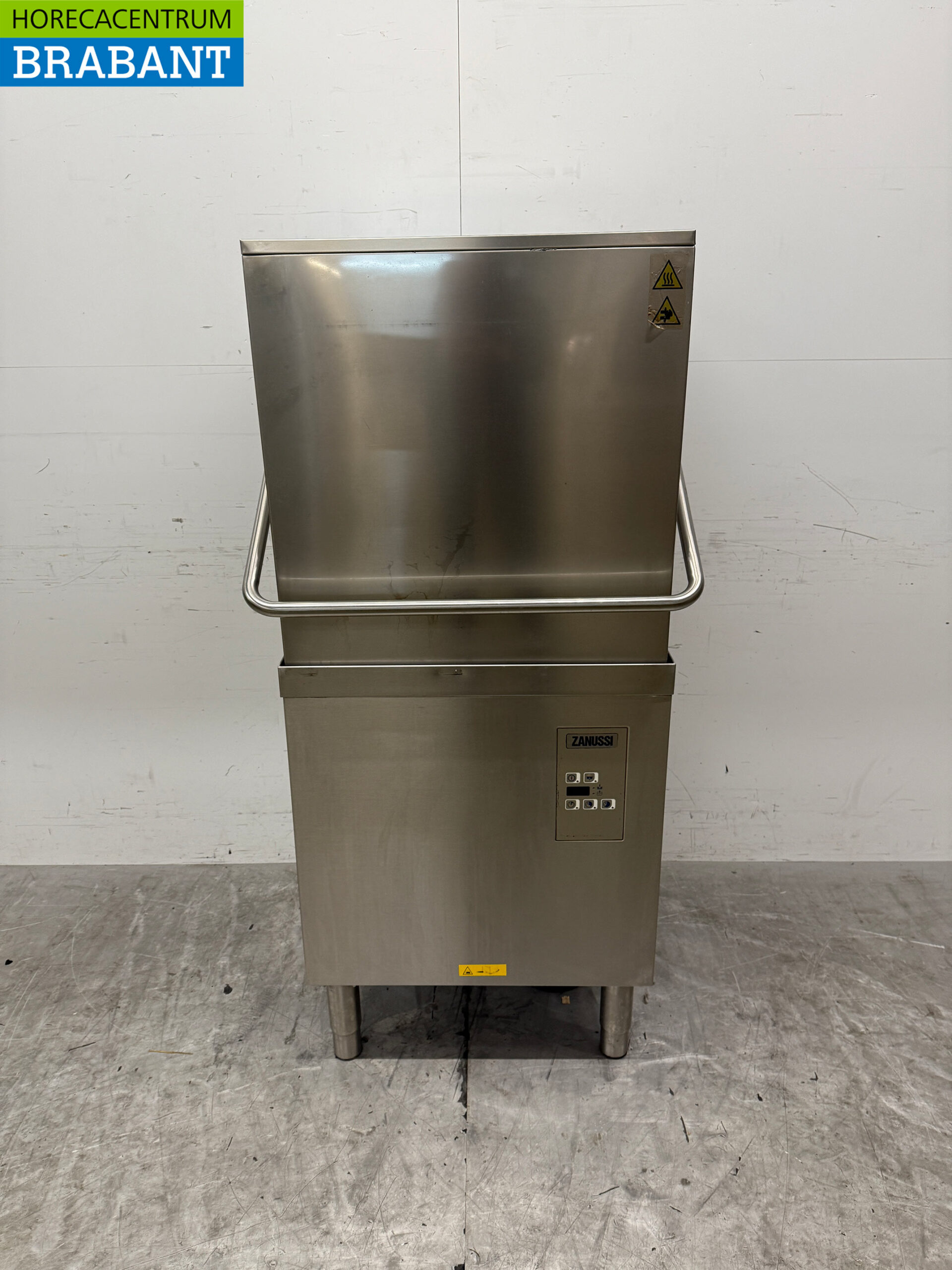 Stainless steel Zanussi Sliding dishwasher 400V Catering