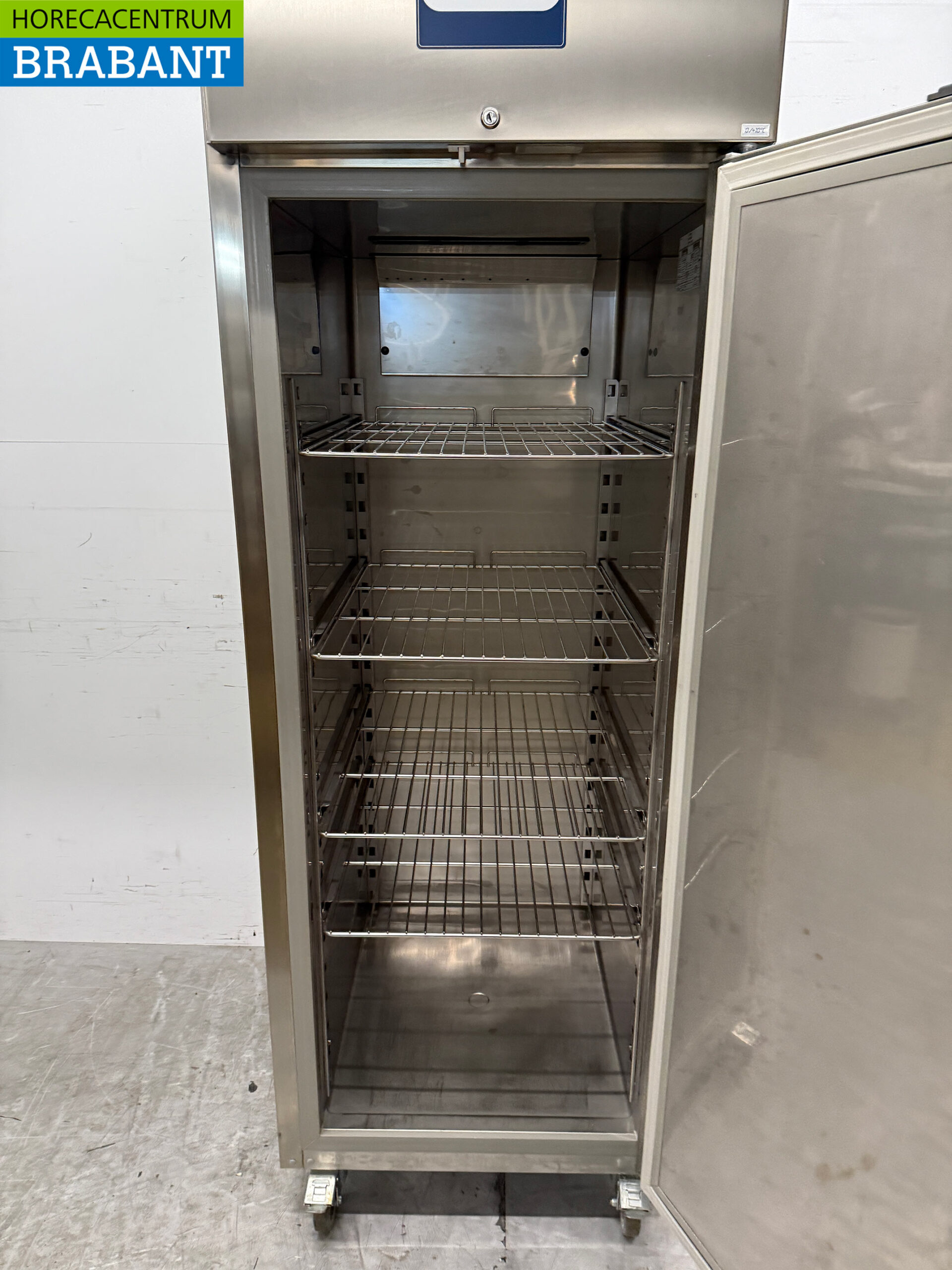 Stainless steel Metos Mobile Refrigerator 600 liters 230V Catering - Image 4