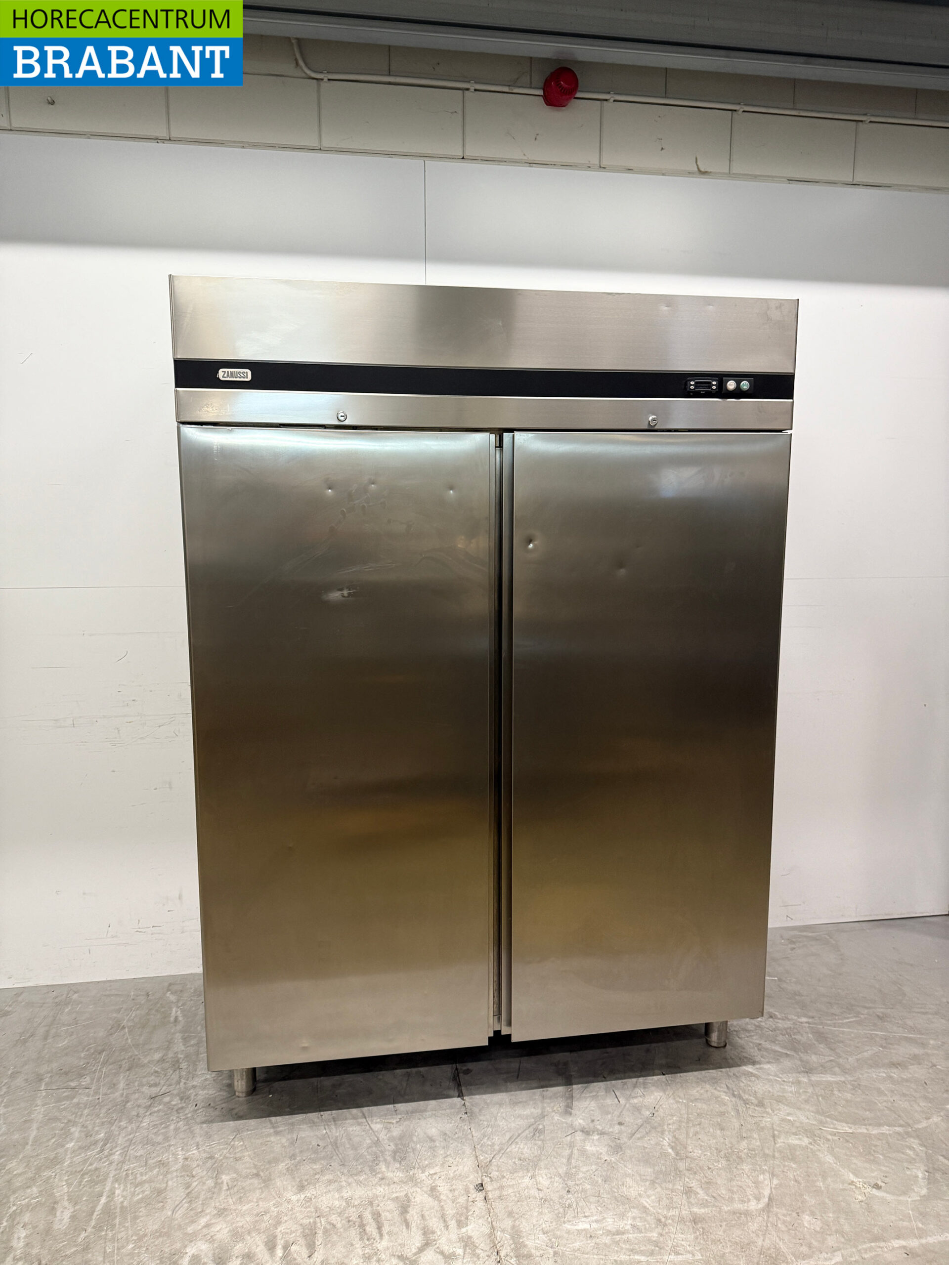 Stainless steel Zanussi Double door Refrigerator 1400 liters 230V Catering