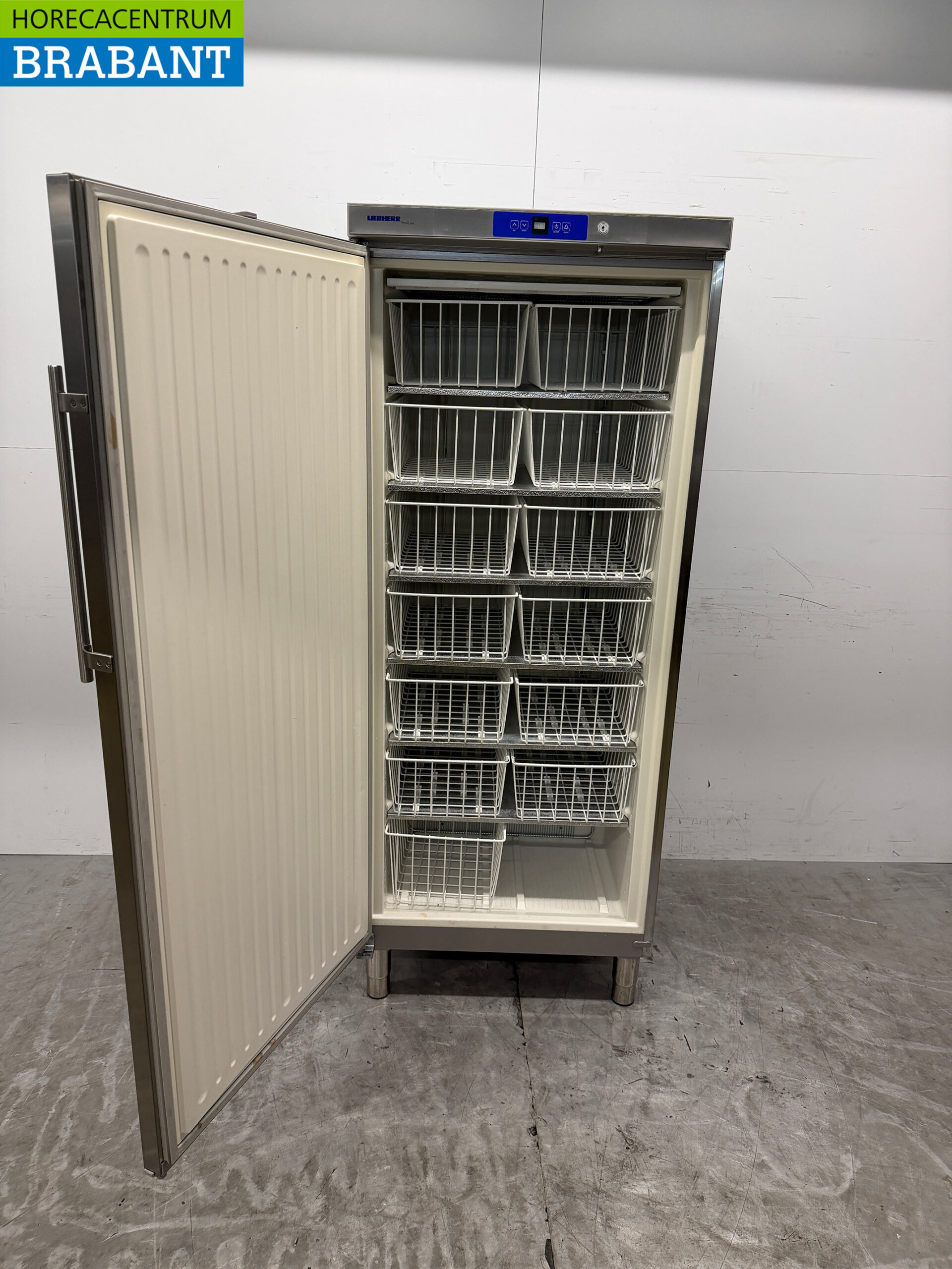 Stainless steel Lieherr Freezer 513 liters 230V Horeca - Image 4