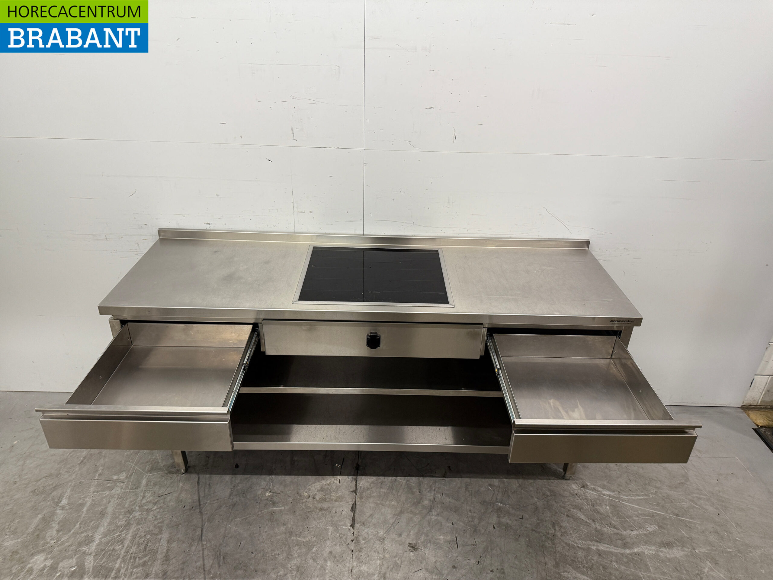 Stainless steel Worktable with built-in induction Cooker 188 cm 400V Horeca - Image 4