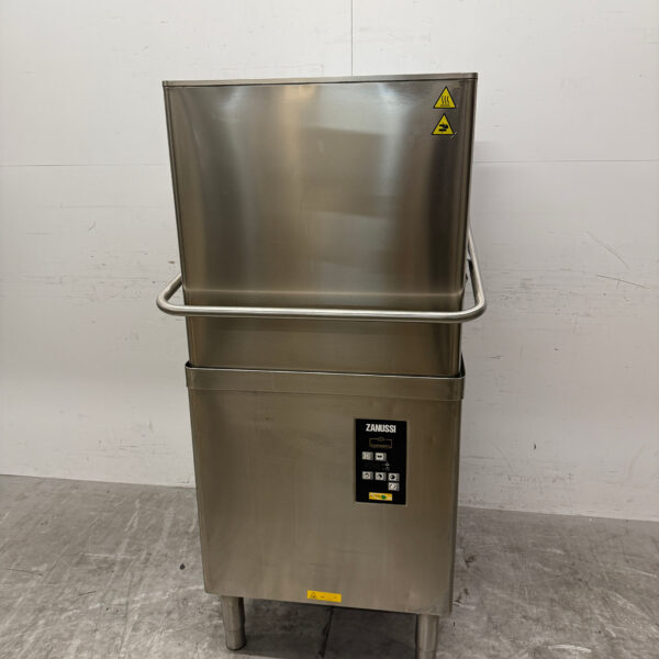Stainless steel Zanussi Sliding dishwasher 400V Catering