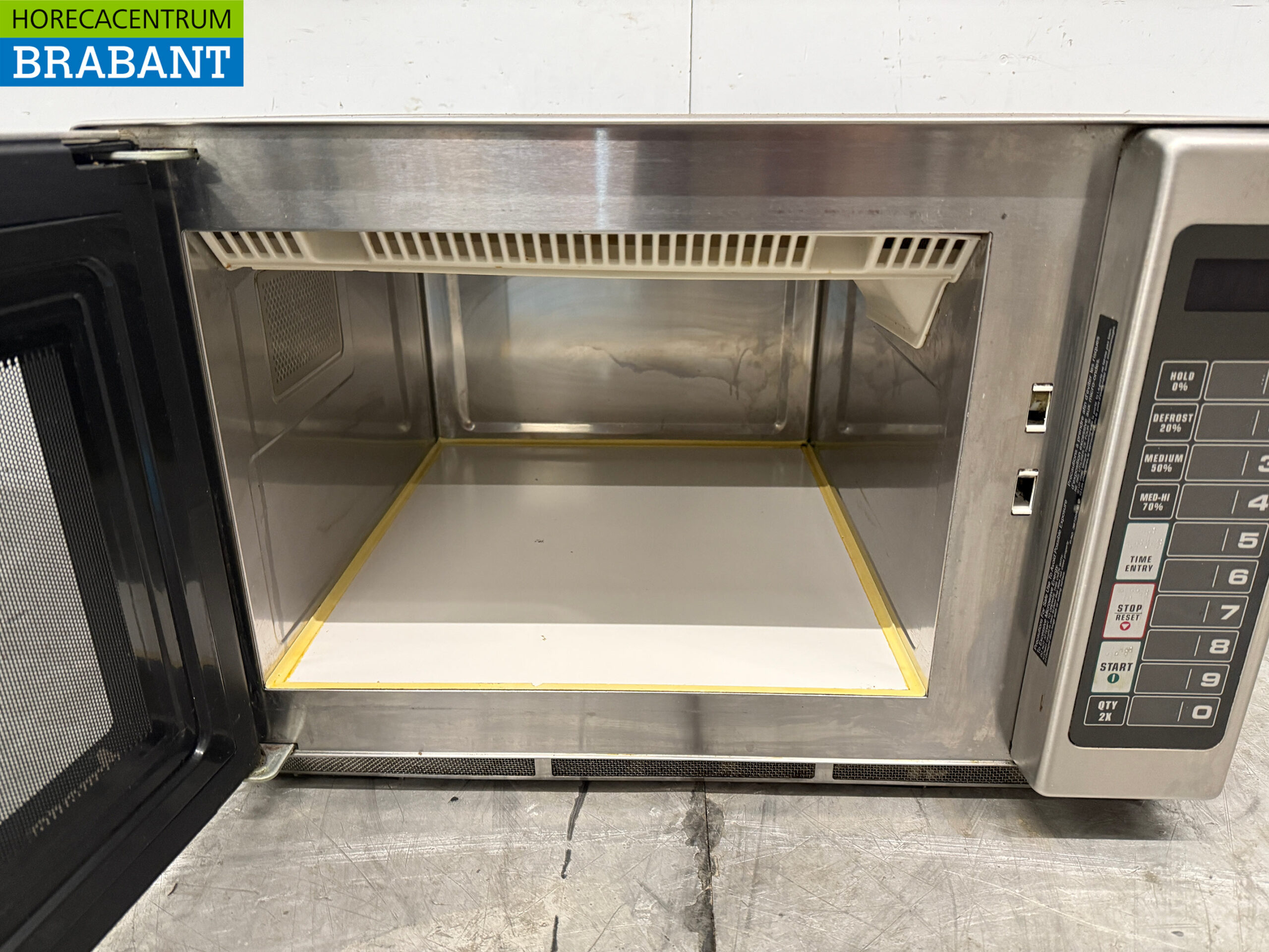 Stainless steel Amana Microwave 1100 Watt 230V Catering - Image 4