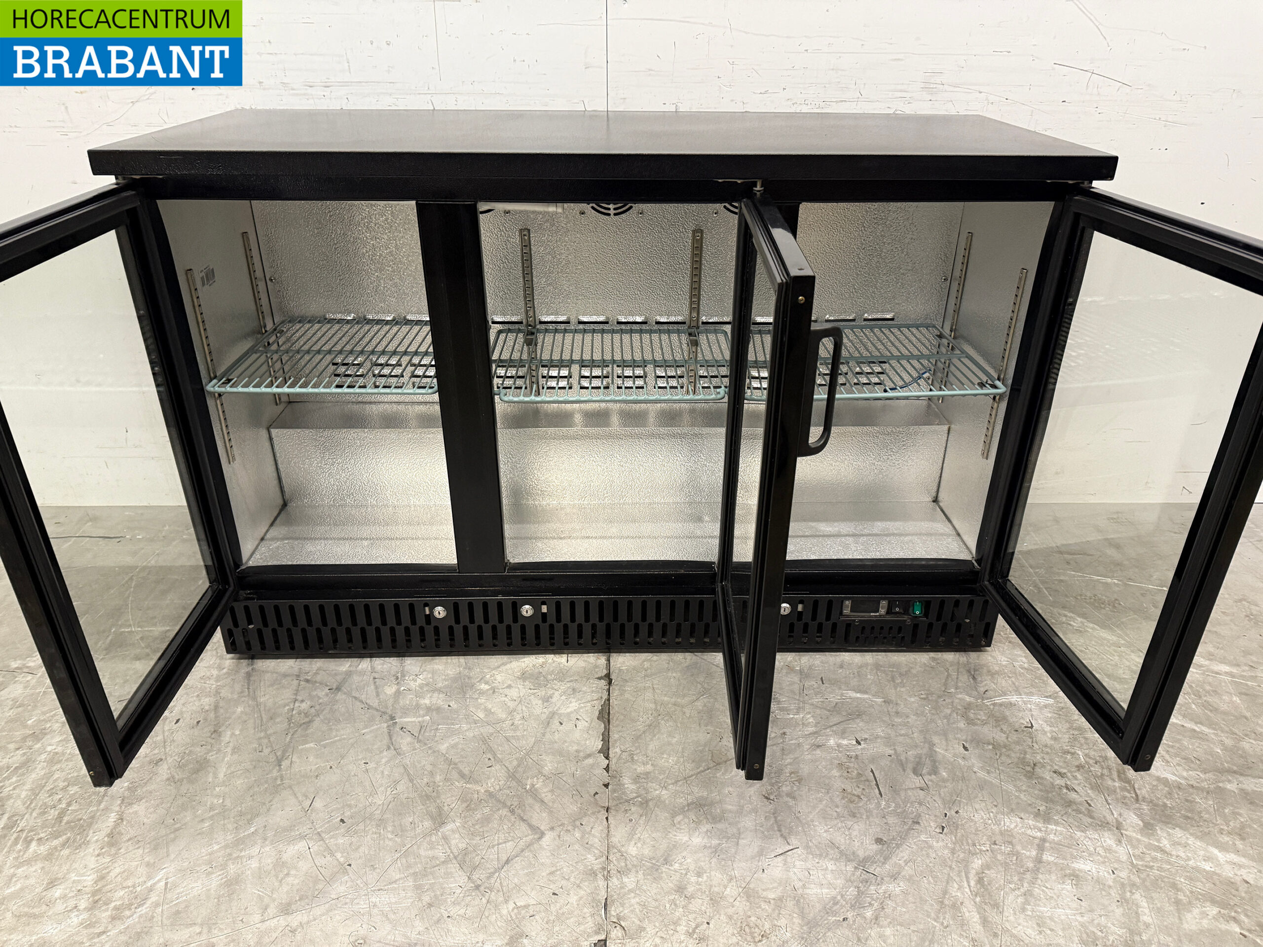 Maxima Bar Refrigerator 3 Glass Folding Doors 135 cm 230V Catering - Image 4