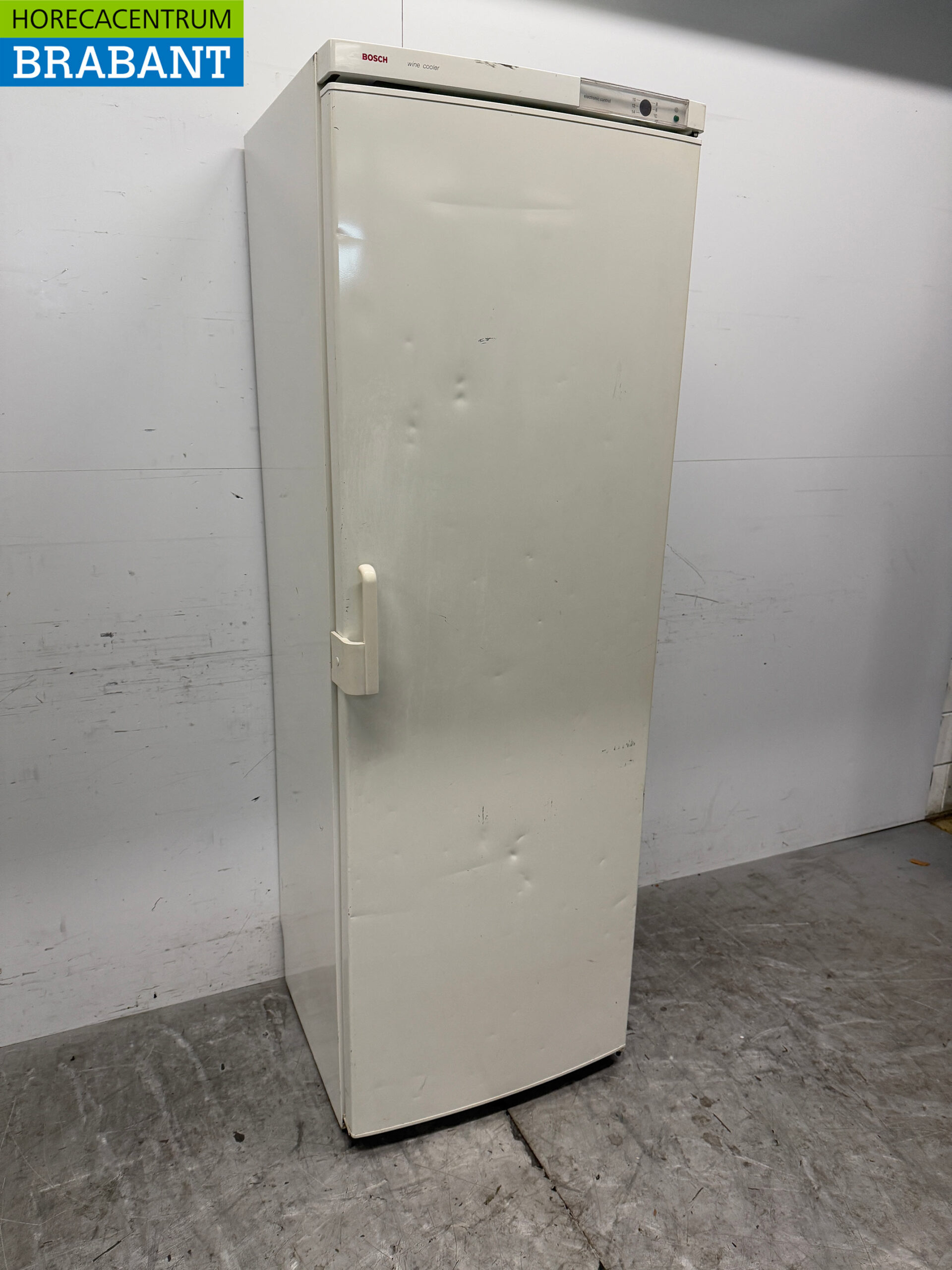 Bosch Wine Refrigerator 230V Catering - Image 3