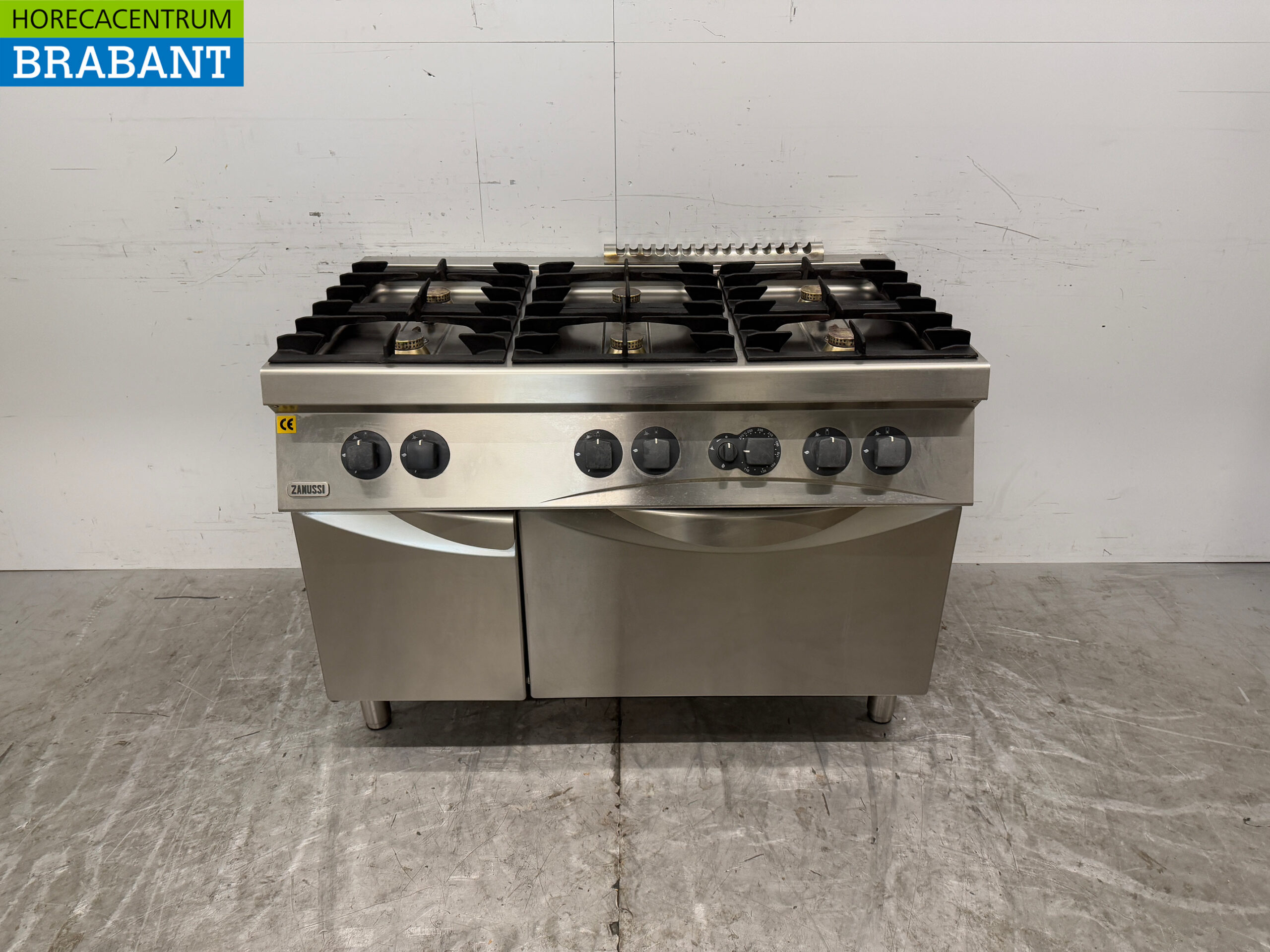 Stainless steel Zanussi 6 Burner Stove with Oven 3 x 2/1 GN GAS Catering
