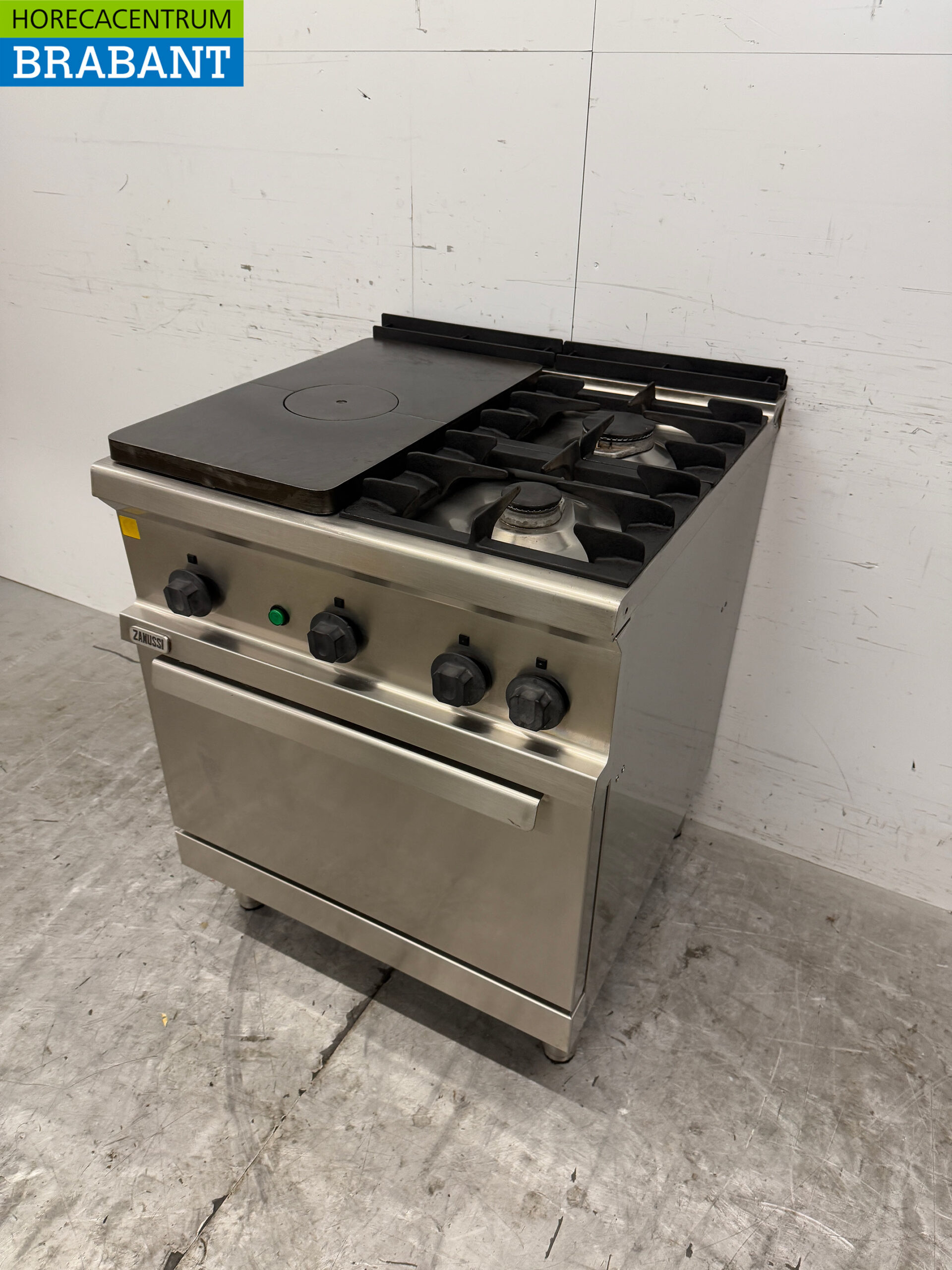 Stainless steel Zanussi 2 Burner Stove with Cookthrough and Oven 3 x 2/1 GN GAS Catering - Image 2