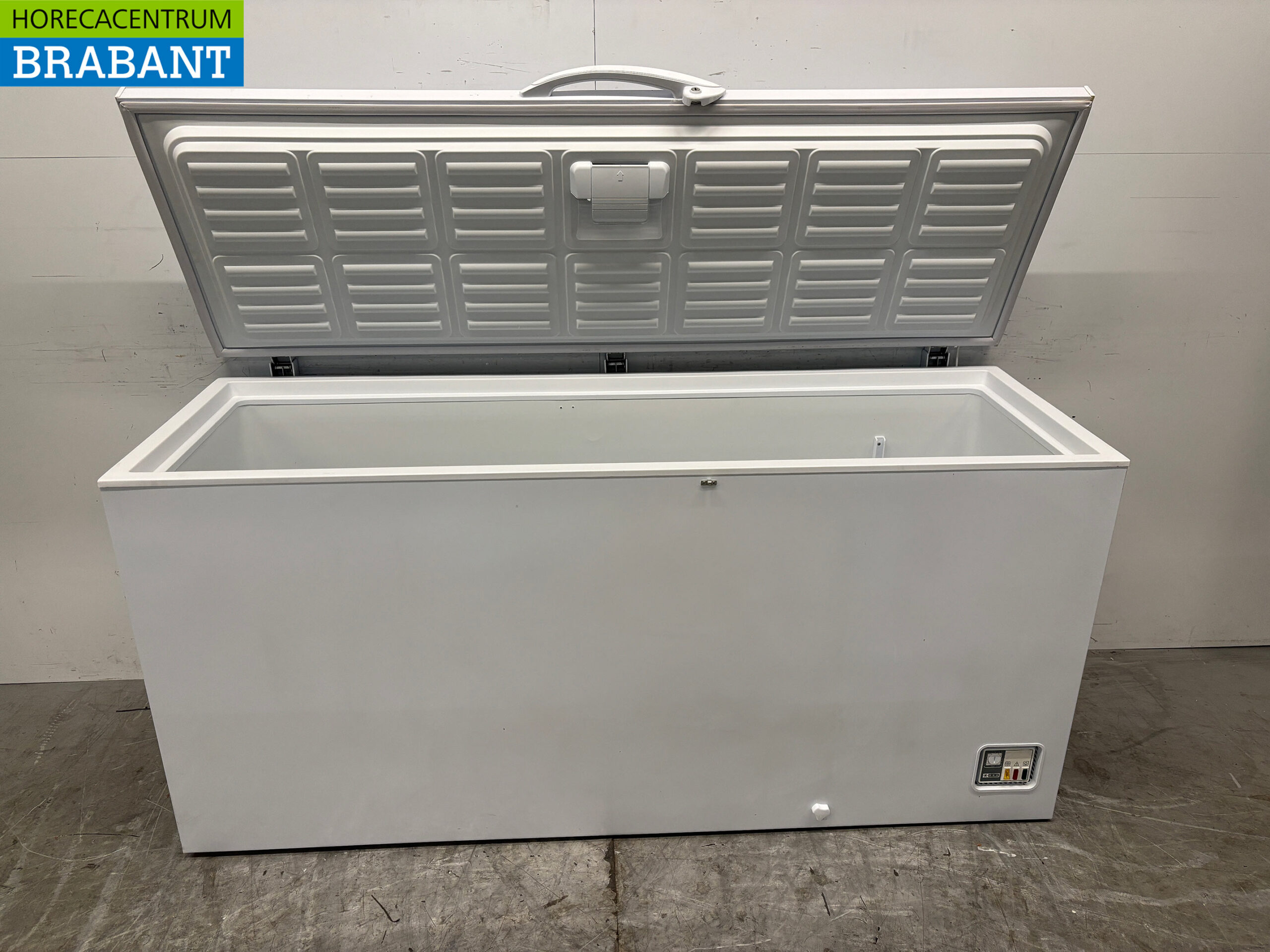Freezer Chest Freezer with Folding Lid 565 liters 230V Horeca - Image 4