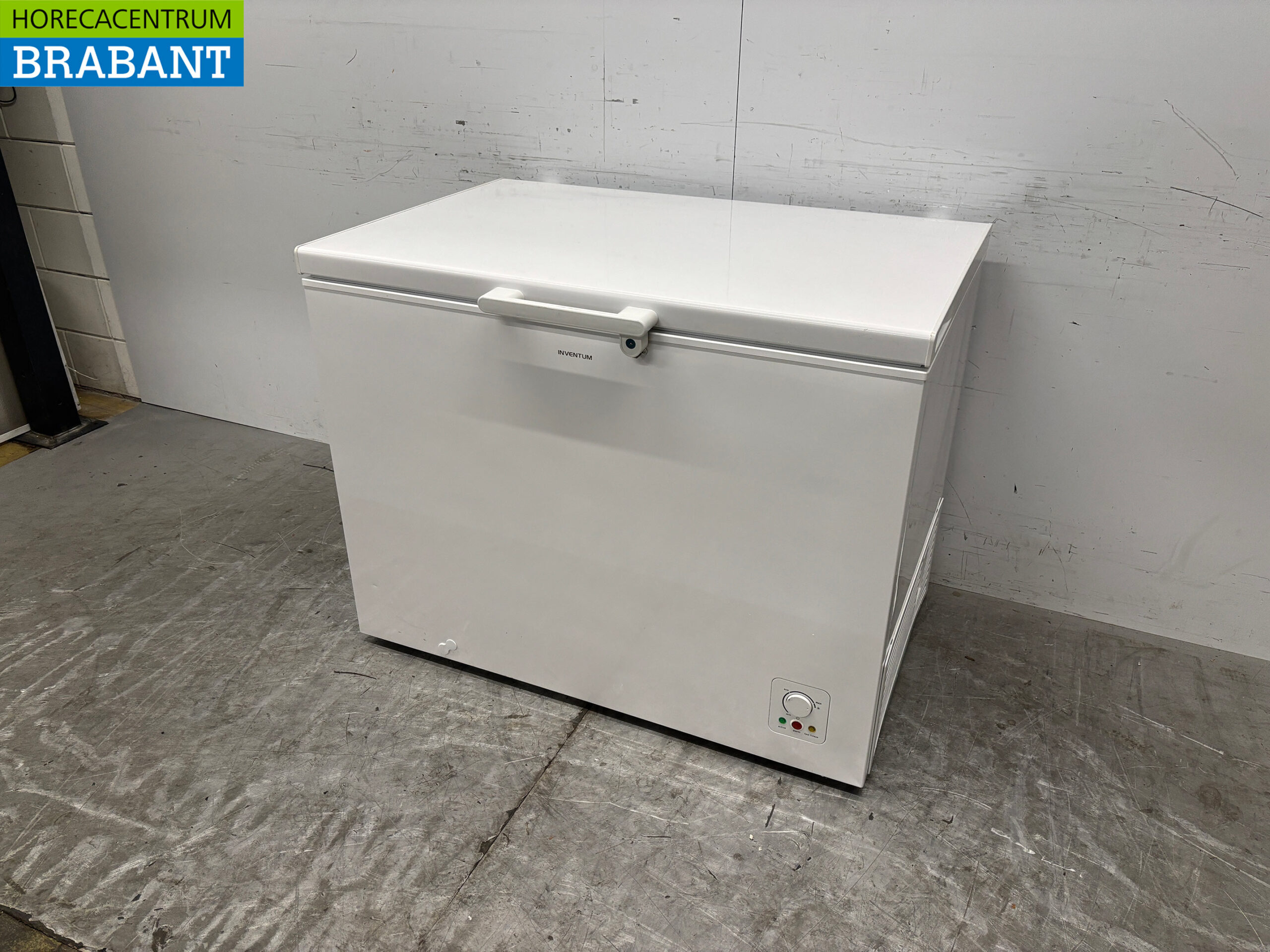 Inventum Freezer Chest Freezer with Folding Lid 304 liters 230V Catering - Image 3