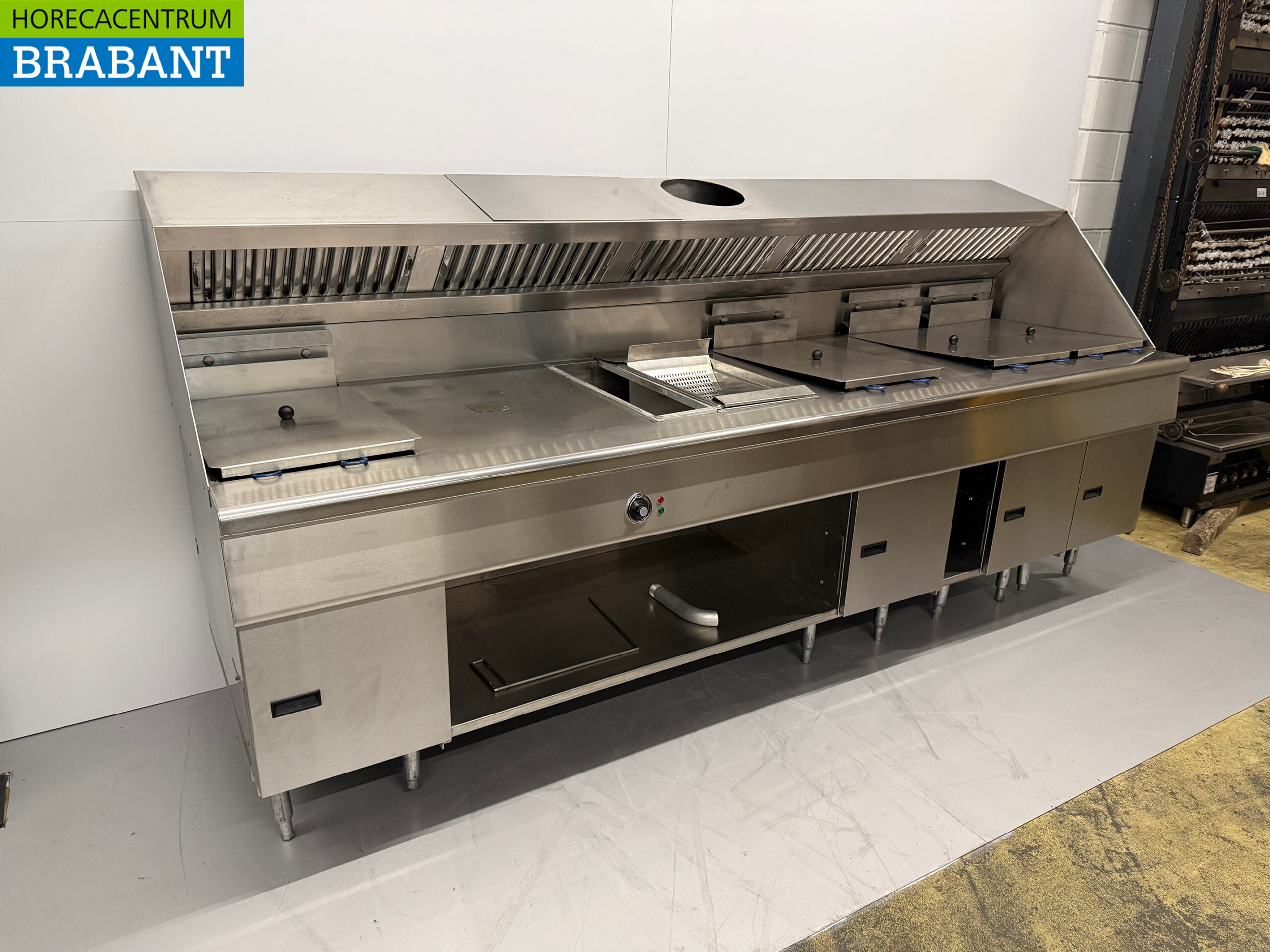 SS Pitco SE14S Solstice Baking wall 4x Fryer and bain marie/fry warmer with exhaust hood 400V + 230V Catering Cafeteria - Image 2
