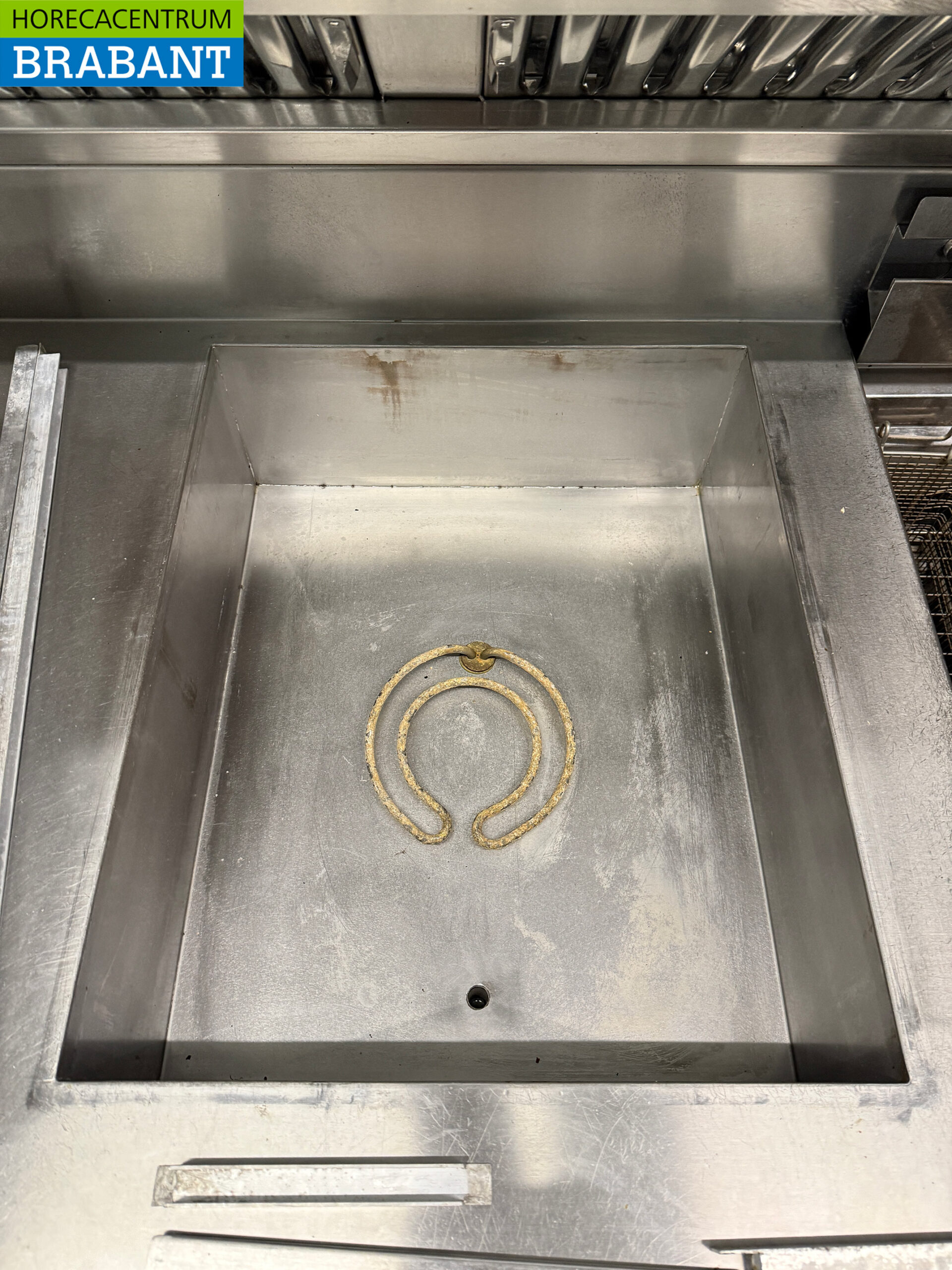 SS Pitco SE14S Solstice Baking wall 4x Fryer and bain marie/fry warmer with exhaust hood 400V + 230V Catering Cafeteria - Image 6