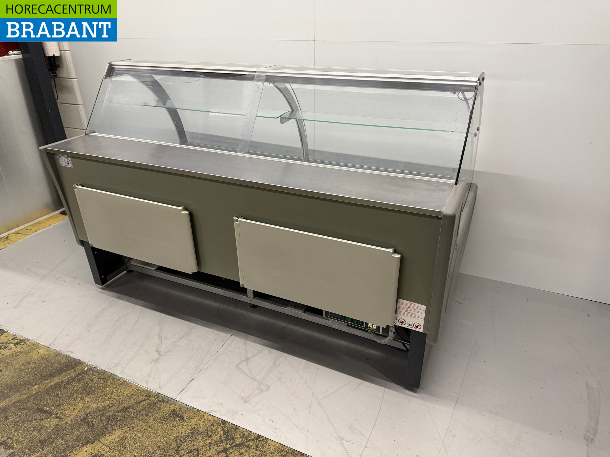 JBG-2 Refrigerated Snack Display Case 201 cm 230V Catering - Image 6