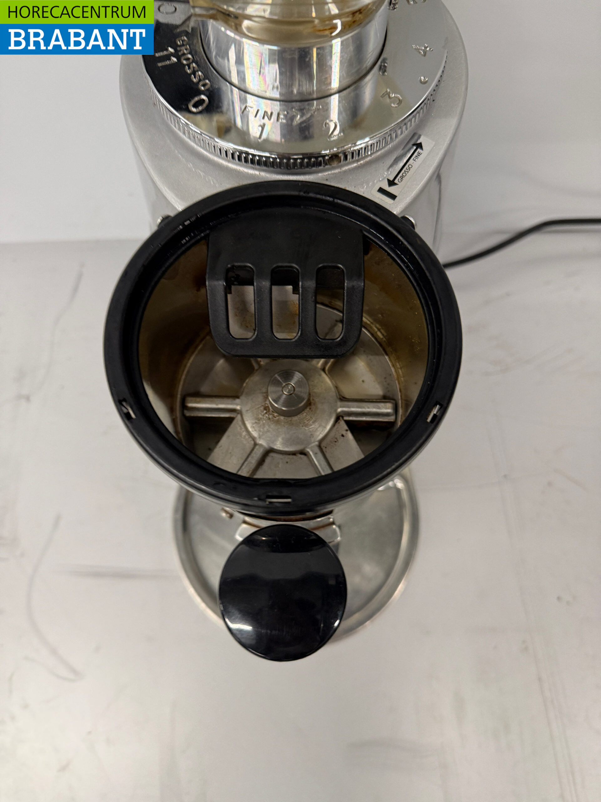 Fiorenzato Bean Grinder with reservoir 230V Catering - Image 5