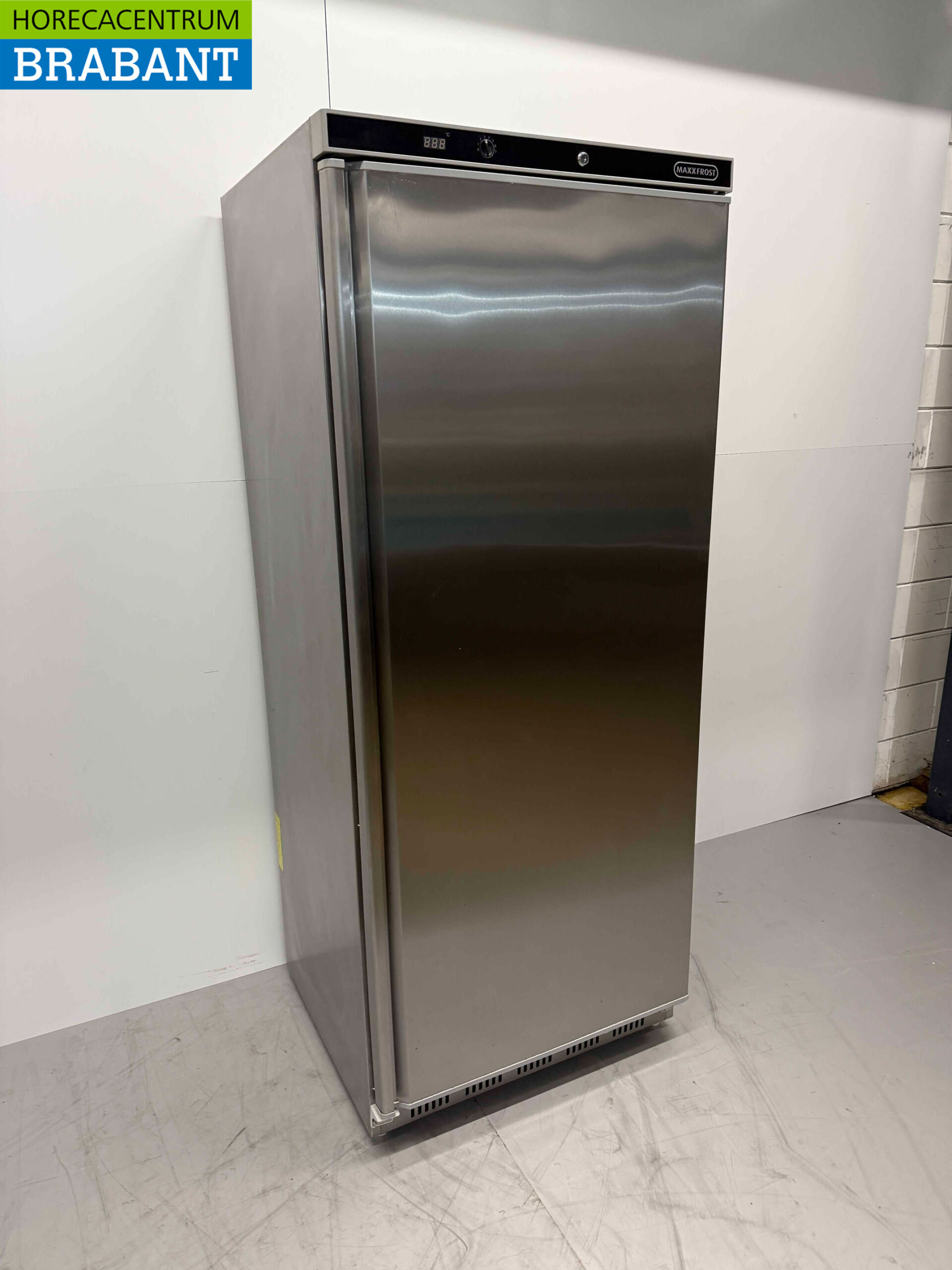 Stainless steel Maxxfrost Refrigeration 476 liters 230V Catering - Image 2