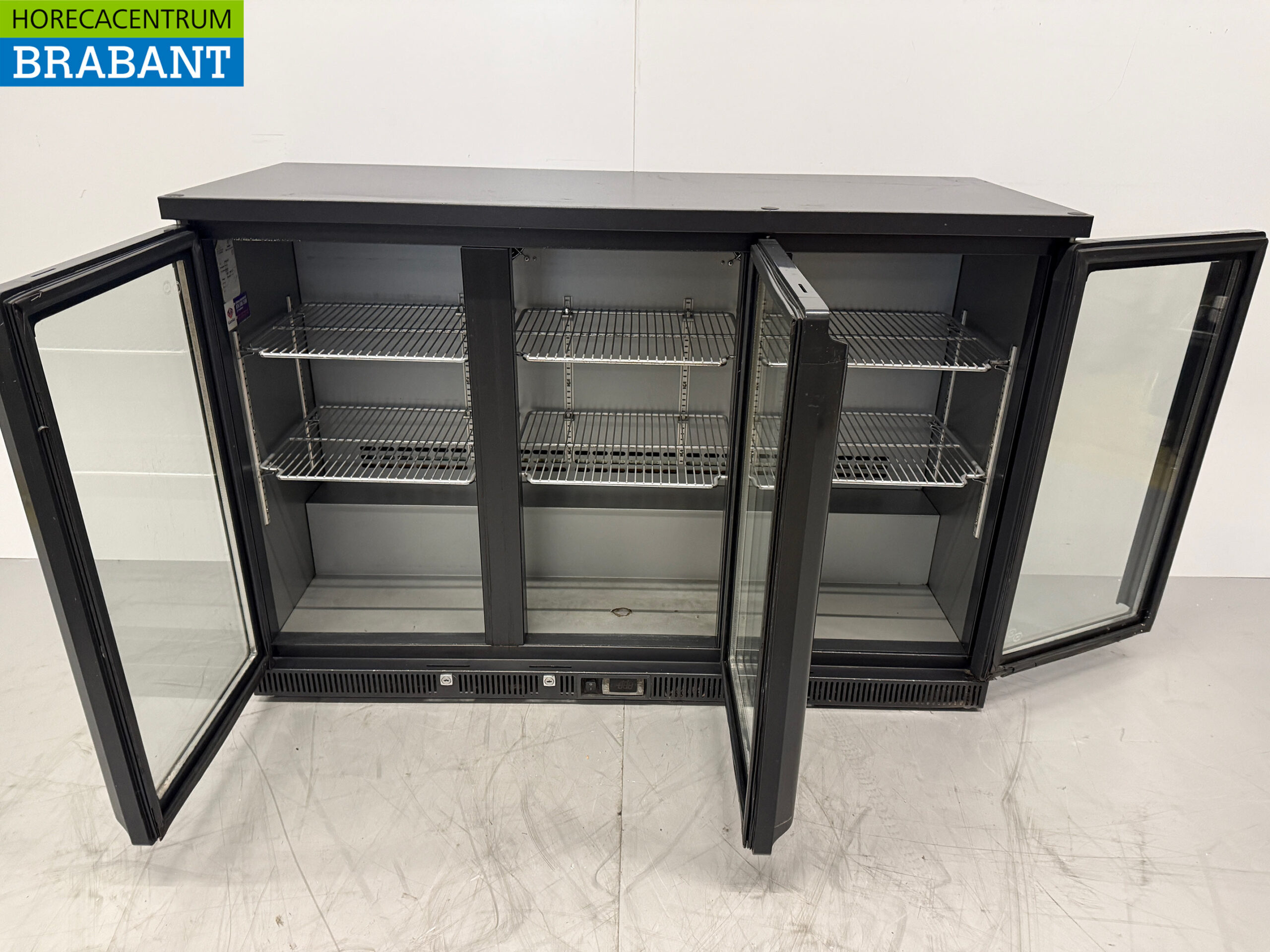 Gamko Bar Cooler 3 Glass Folding Doors 135 cm 230V Catering - Image 4