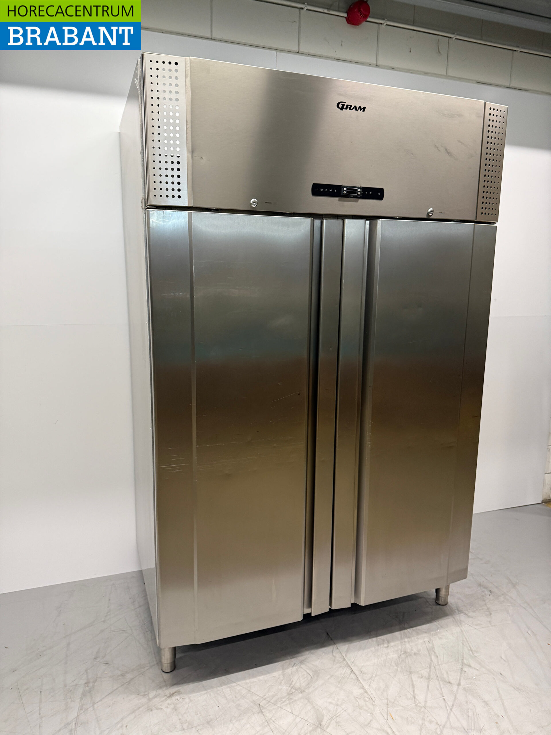 Stainless steel Gram Double door Refrigerator 1400 liters 230V Catering - Image 3
