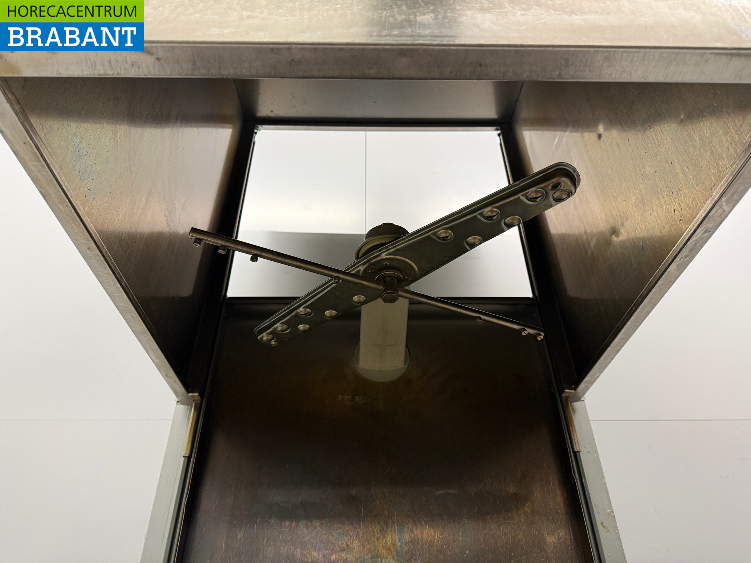 Stainless Steel Zanussi Sliding Dishwasher With Drain Pump 400V Catering - Image 5