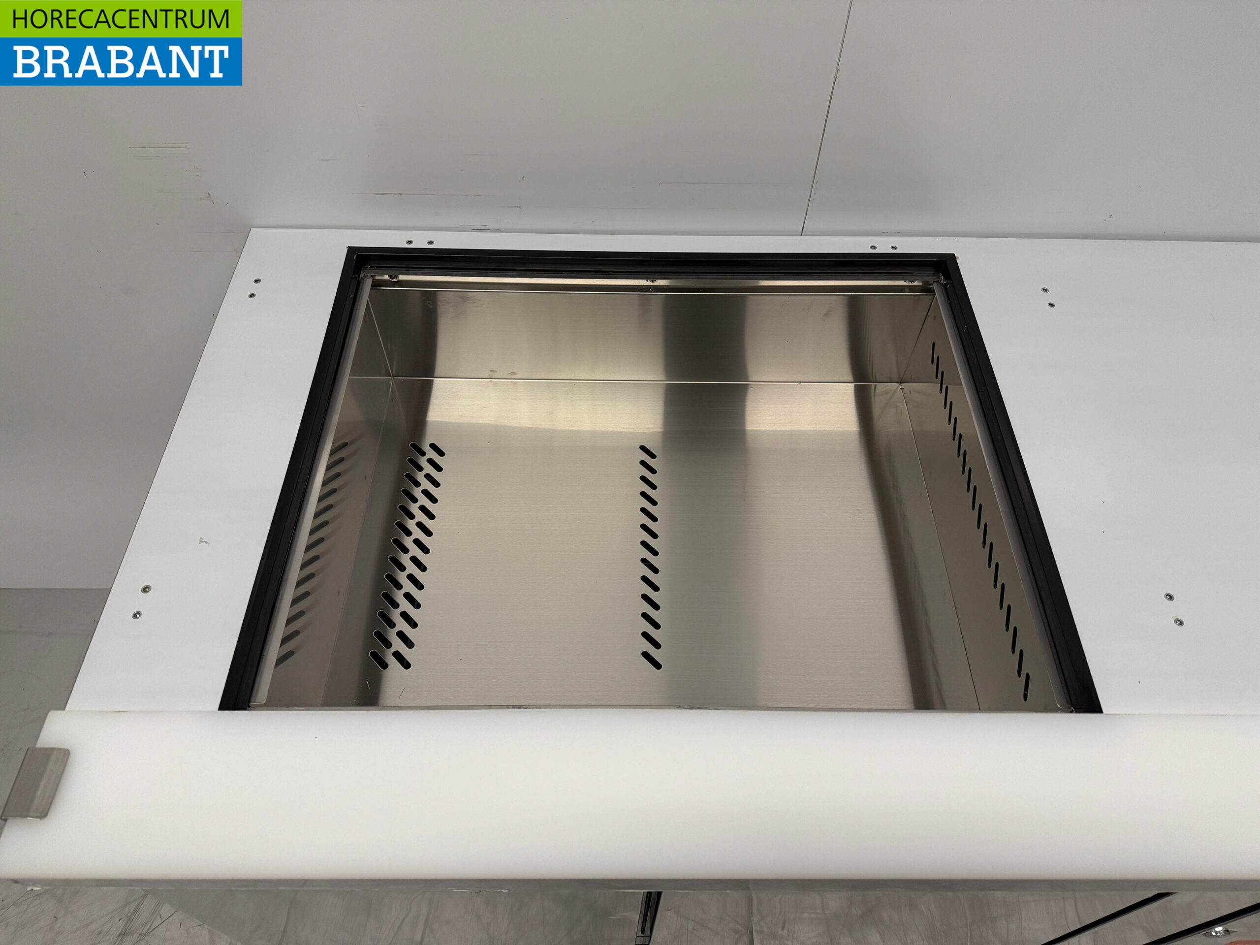 Stainless steel Polar Mobile Saladette 2 Doors 230V Catering - Image 4